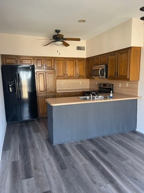 Single Family Residence For Rent in Denton County , 408 Benjamin Street, Denton, Texas 76207, 3 Bedroom, 3 Bathroom, 1 Garage spaces, 1,633 Sqft, built in 1983, mls#21392982, Real Estate Agent in Denton, Homes For Rent in Denton county, Homes For Rent in Denton, Realtor in Denton Texas, Real Estate Brokerage Independent Realty Texas, Luminita Cordes Realtor