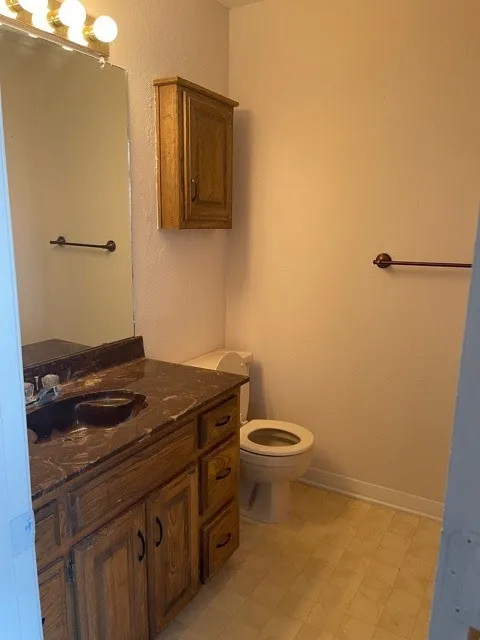 Single Family Residence For Rent in Denton County , 408 Benjamin Street, Denton, Texas 76207, 3 Bedroom, 3 Bathroom, 1 Garage spaces, 1,633 Sqft, built in 1983, mls#21392982, Real Estate Agent in Denton, Homes For Rent in Denton county, Homes For Rent in Denton, Realtor in Denton Texas, Real Estate Brokerage Independent Realty Texas, Luminita Cordes Realtor