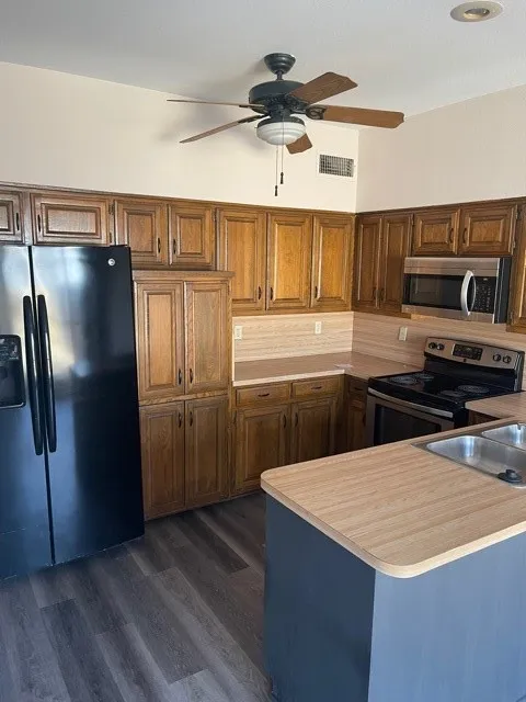 Single Family Residence For Rent in Denton County , 408 Benjamin Street, Denton, Texas 76207, 3 Bedroom, 3 Bathroom, 1 Garage spaces, 1,633 Sqft, built in 1983, mls#21392982, Real Estate Agent in Denton, Homes For Rent in Denton county, Homes For Rent in Denton, Realtor in Denton Texas, Real Estate Brokerage Independent Realty Texas, Luminita Cordes Realtor