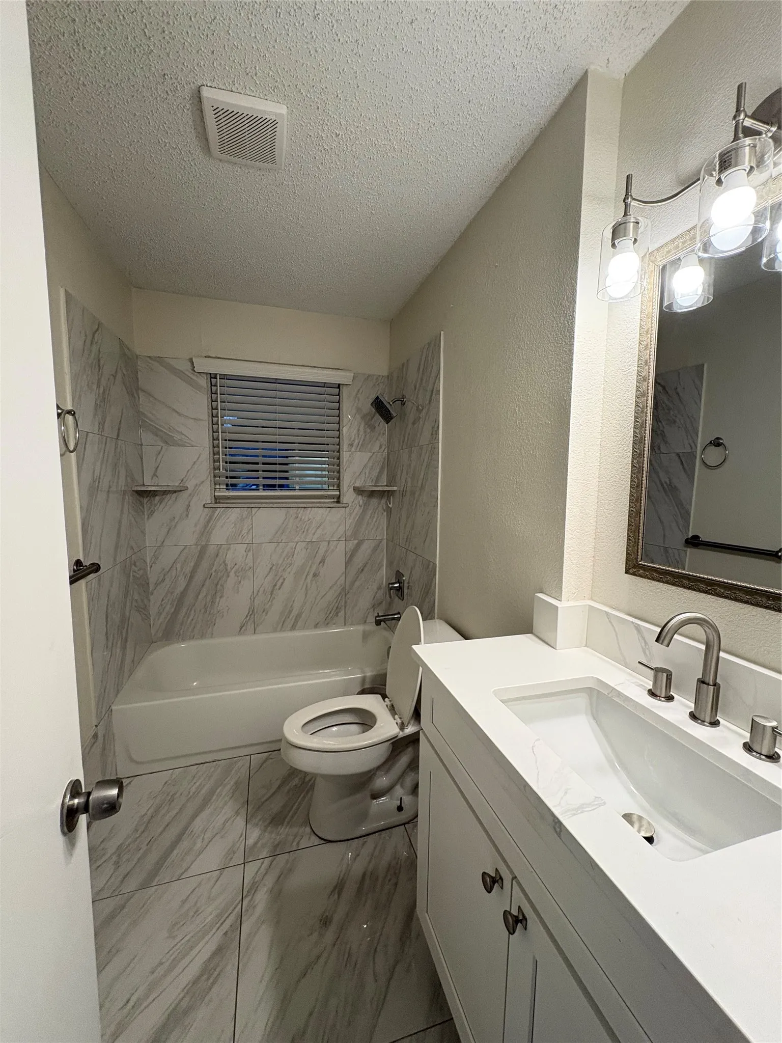 Single Family Residence For Rent in Dallas County , 9550 Castlefield Drive, Dallas, Texas 75227, 4 Bedroom, 2 Bathroom, Garage spaces, 1,172 Sqft, built in 1960, mls#21402064, Real Estate Agent in Dallas, Homes For Rent in Dallas county, Homes For Rent in Dallas, Realtor in Dallas Texas, Real Estate Brokerage Independent Realty Texas, Luminita Cordes Realtor