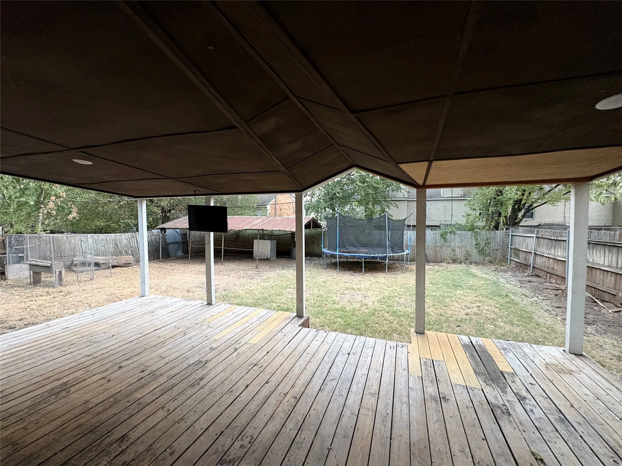 Single Family Residence For Rent in Dallas County , 9550 Castlefield Drive, Dallas, Texas 75227, 4 Bedroom, 2 Bathroom, Garage spaces, 1,172 Sqft, built in 1960, mls#21402064, Real Estate Agent in Dallas, Homes For Rent in Dallas county, Homes For Rent in Dallas, Realtor in Dallas Texas, Real Estate Brokerage Independent Realty Texas, Luminita Cordes Realtor