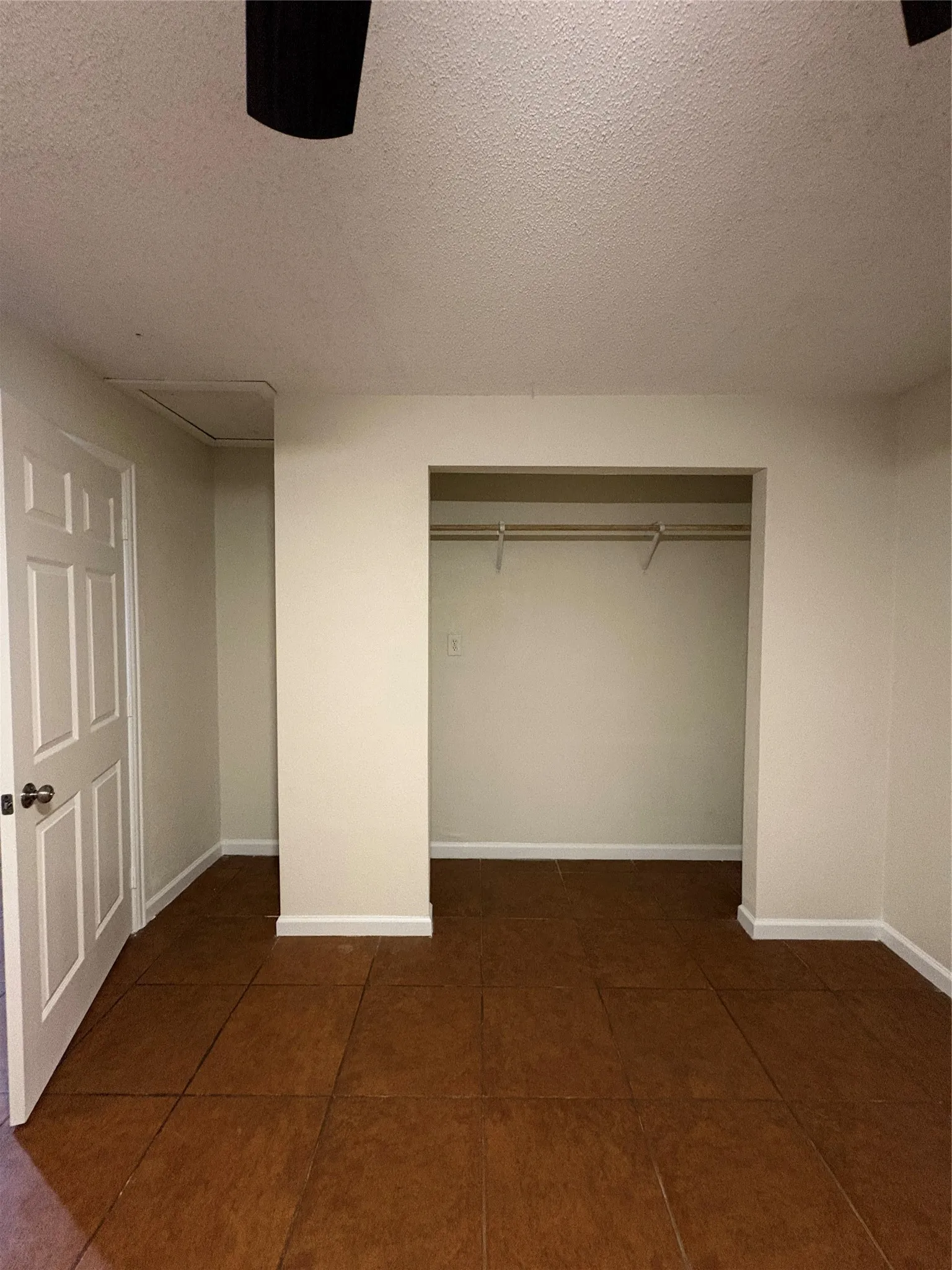 Single Family Residence For Rent in Dallas County , 9550 Castlefield Drive, Dallas, Texas 75227, 4 Bedroom, 2 Bathroom, Garage spaces, 1,172 Sqft, built in 1960, mls#21402064, Real Estate Agent in Dallas, Homes For Rent in Dallas county, Homes For Rent in Dallas, Realtor in Dallas Texas, Real Estate Brokerage Independent Realty Texas, Luminita Cordes Realtor