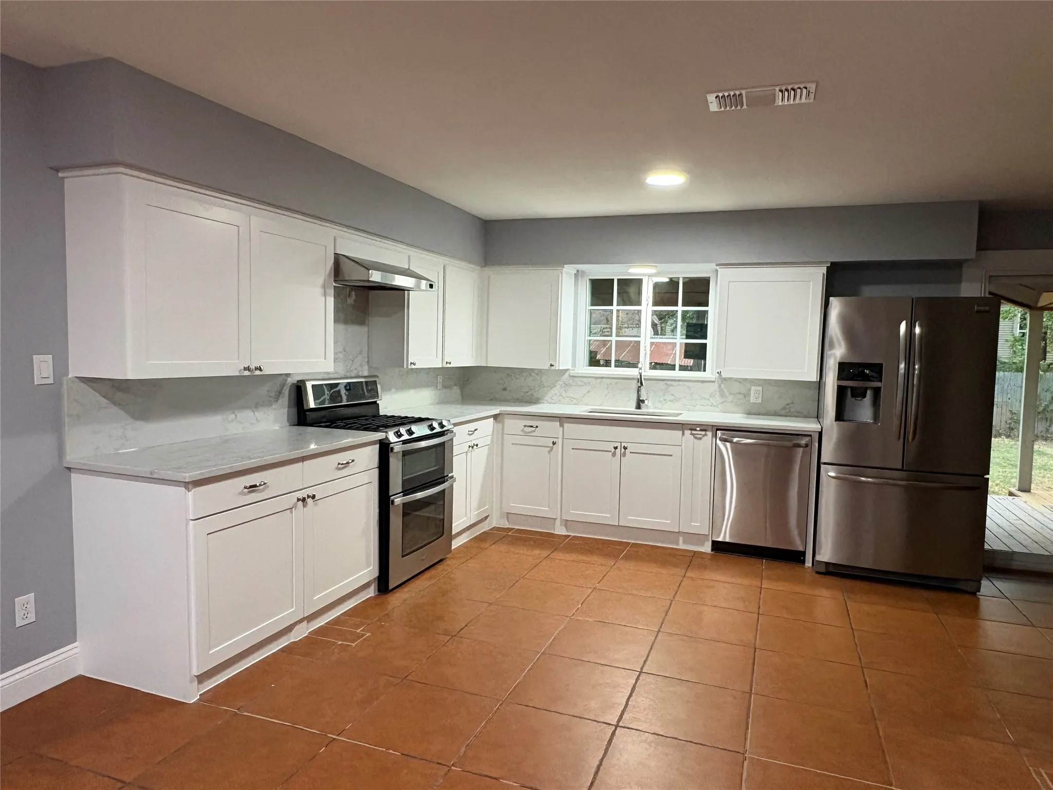 Single Family Residence For Rent in Dallas County , 9550 Castlefield Drive, Dallas, Texas 75227, 4 Bedroom, 2 Bathroom, Garage spaces, 1,172 Sqft, built in 1960, mls#21402064, Real Estate Agent in Dallas, Homes For Rent in Dallas county, Homes For Rent in Dallas, Realtor in Dallas Texas, Real Estate Brokerage Independent Realty Texas, Luminita Cordes Realtor