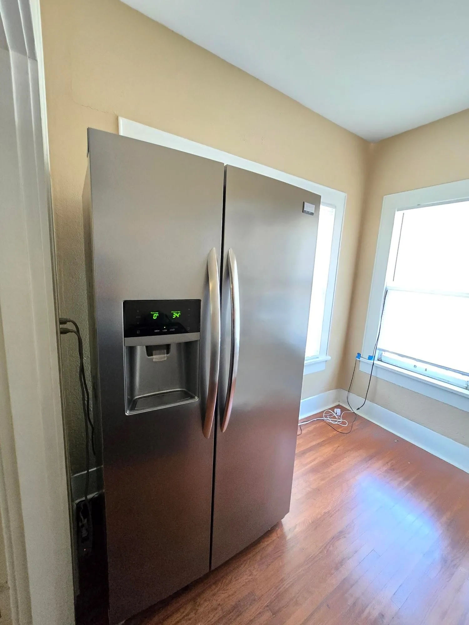 Single Family Residence For Sale in Tarrant County , 320 Emma Street, Fort Worth, Texas 76111, 2 Bedroom, 1 Bathroom, 1 Garage spaces, 1,384 Sqft, built in 1928, mls#21390320, Real Estate Agent in Fort Worth, Homes For Sale in Tarrant county, Homes For Sale in Fort Worth, Realtor in Fort Worth Texas, Real Estate Brokerage Independent Realty Texas, Luminita Cordes Realtor