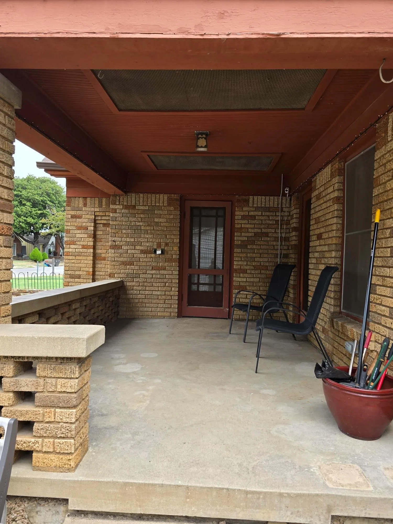 Single Family Residence For Sale in Tarrant County , 320 Emma Street, Fort Worth, Texas 76111, 2 Bedroom, 1 Bathroom, 1 Garage spaces, 1,384 Sqft, built in 1928, mls#21390320, Real Estate Agent in Fort Worth, Homes For Sale in Tarrant county, Homes For Sale in Fort Worth, Realtor in Fort Worth Texas, Real Estate Brokerage Independent Realty Texas, Luminita Cordes Realtor