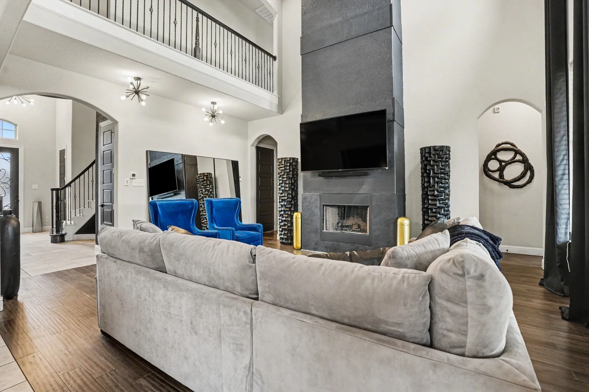 Single Family Residence For Sale in Ellis County , 504 Stillwater Drive, Waxahachie, Texas 75165, 4 Bedroom, 4 Bathroom, 3 Garage spaces, 3,404 Sqft, built in 2018, mls#21399878, Real Estate Agent in Waxahachie, Homes For Sale in Ellis county, Homes For Sale in Waxahachie, Realtor in Waxahachie Texas, Real Estate Brokerage Independent Realty Texas, Luminita Cordes Realtor