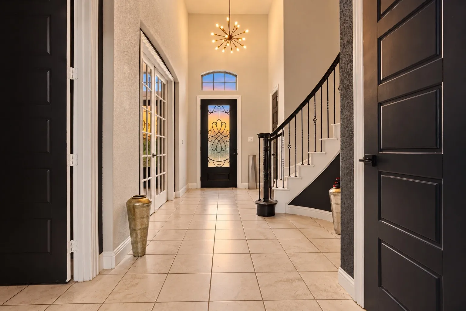 Single Family Residence For Sale in Ellis County , 504 Stillwater Drive, Waxahachie, Texas 75165, 4 Bedroom, 4 Bathroom, 3 Garage spaces, 3,404 Sqft, built in 2018, mls#21399878, Real Estate Agent in Waxahachie, Homes For Sale in Ellis county, Homes For Sale in Waxahachie, Realtor in Waxahachie Texas, Real Estate Brokerage Independent Realty Texas, Luminita Cordes Realtor