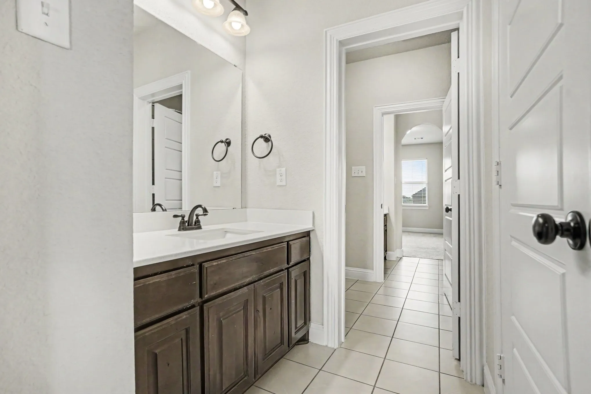 Single Family Residence For Sale in Ellis County , 504 Stillwater Drive, Waxahachie, Texas 75165, 4 Bedroom, 4 Bathroom, 3 Garage spaces, 3,404 Sqft, built in 2018, mls#21399878, Real Estate Agent in Waxahachie, Homes For Sale in Ellis county, Homes For Sale in Waxahachie, Realtor in Waxahachie Texas, Real Estate Brokerage Independent Realty Texas, Luminita Cordes Realtor