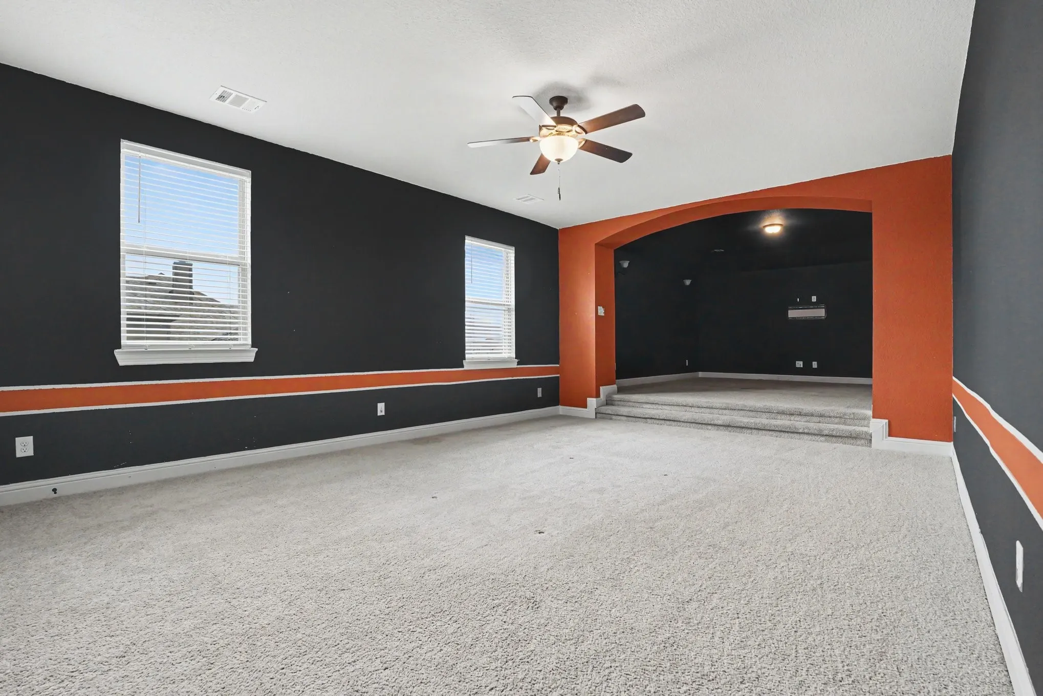 Single Family Residence For Sale in Ellis County , 504 Stillwater Drive, Waxahachie, Texas 75165, 4 Bedroom, 4 Bathroom, 3 Garage spaces, 3,404 Sqft, built in 2018, mls#21399878, Real Estate Agent in Waxahachie, Homes For Sale in Ellis county, Homes For Sale in Waxahachie, Realtor in Waxahachie Texas, Real Estate Brokerage Independent Realty Texas, Luminita Cordes Realtor