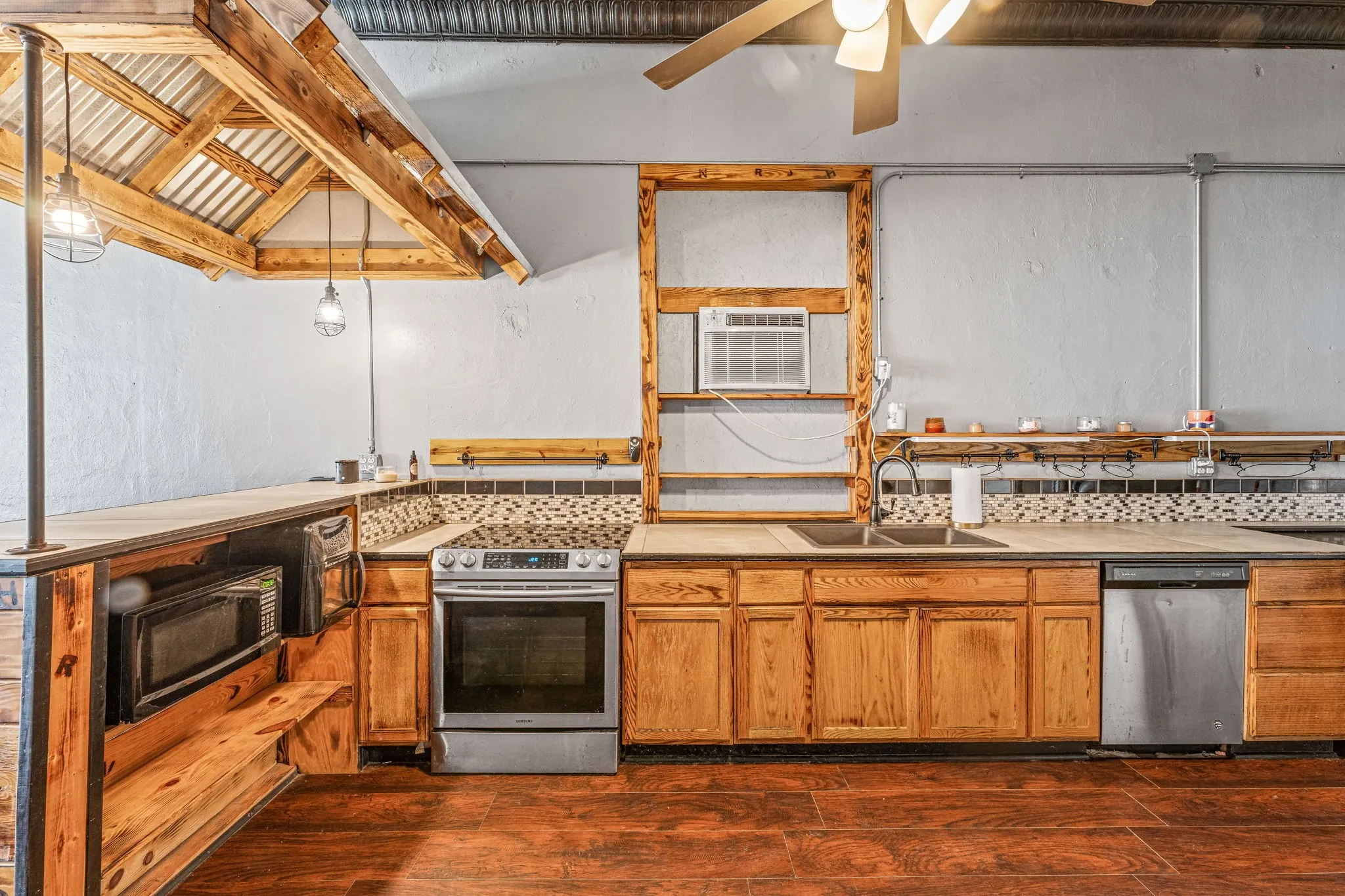 Retail For Sale in Comanche County , 140 S Texas Street, De Leon, Texas 76444, 0, 0, Garage spaces, 0 Sqft, built in 1920, mls#21401035, Real Estate Agent in De Leon, Homes For Sale in Comanche county, Homes For Sale in De Leon, Realtor in De Leon Texas, Real Estate Brokerage Independent Realty Texas, Luminita Cordes Realtor