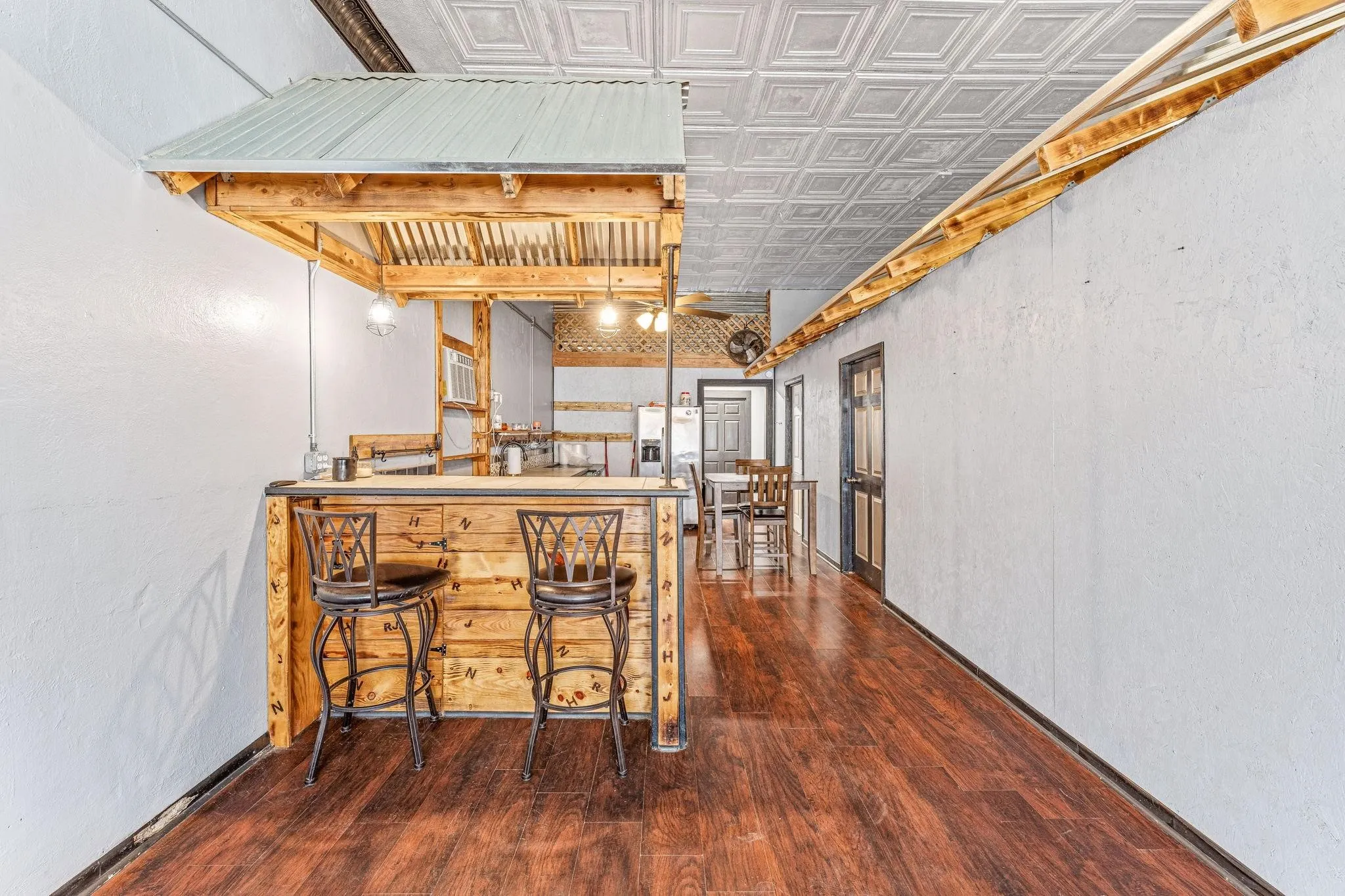 Retail For Sale in Comanche County , 140 S Texas Street, De Leon, Texas 76444, 0, 0, Garage spaces, 0 Sqft, built in 1920, mls#21401035, Real Estate Agent in De Leon, Homes For Sale in Comanche county, Homes For Sale in De Leon, Realtor in De Leon Texas, Real Estate Brokerage Independent Realty Texas, Luminita Cordes Realtor