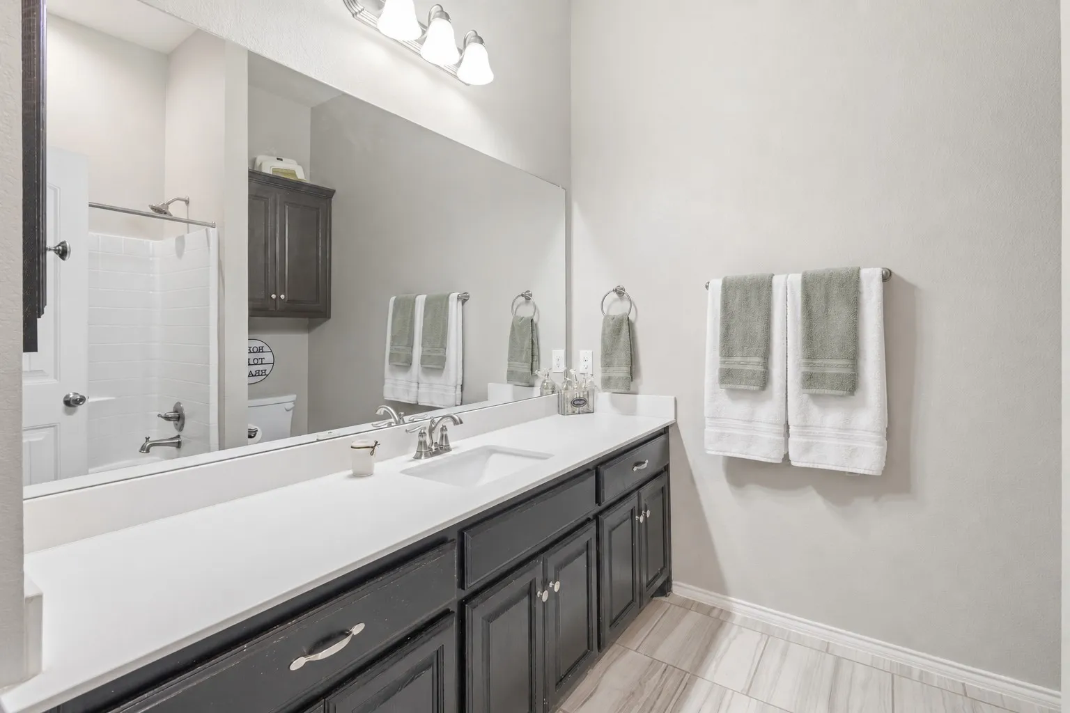 Single Family Residence For Sale in Collin County , 413 Green Court, Josephine, Texas 75173, 5 Bedroom, 3 Bathroom, 3 Garage spaces, 2,828 Sqft, built in 2018, mls#21400404, Real Estate Agent in Josephine, Homes For Sale in Collin county, Homes For Sale in Josephine, Realtor in Josephine Texas, Real Estate Brokerage Independent Realty Texas, Luminita Cordes Realtor