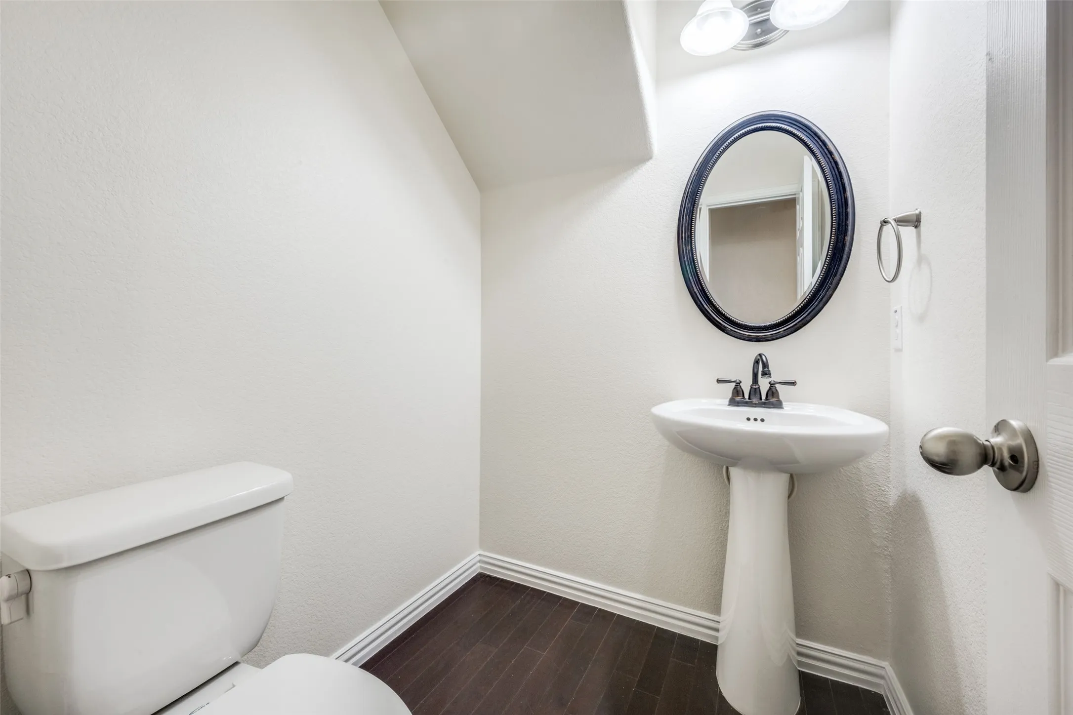 Single Family Residence For Rent in Denton County , 342 Manchester Drive, Roanoke, Texas 76262, 4 Bedroom, 4 Bathroom, 2 Garage spaces, 3,653 Sqft, built in 2011, mls#21402187, Real Estate Agent in Roanoke, Homes For Rent in Denton county, Homes For Rent in Roanoke, Realtor in Roanoke Texas, Real Estate Brokerage Independent Realty Texas, Luminita Cordes Realtor