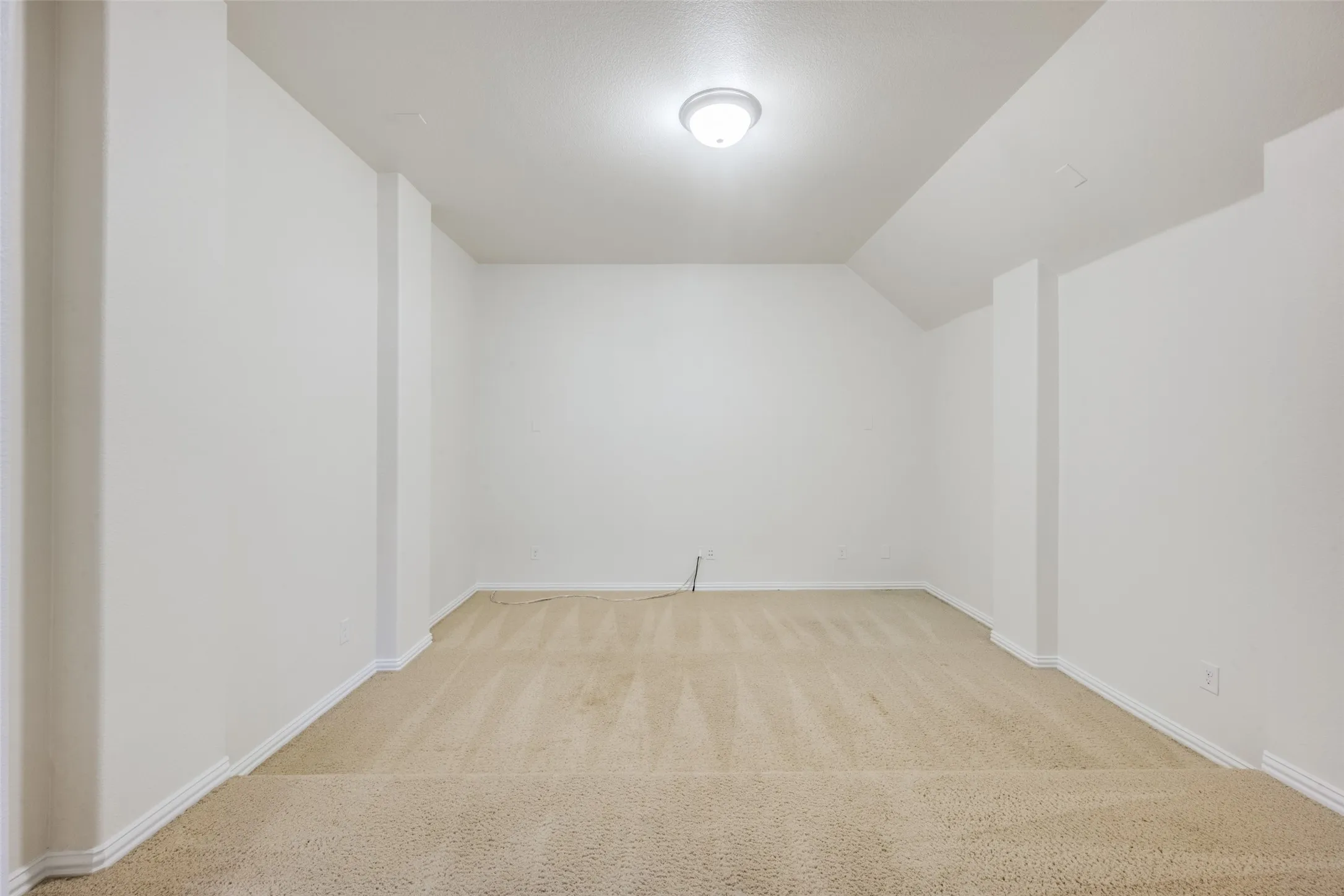 Single Family Residence For Rent in Denton County , 342 Manchester Drive, Roanoke, Texas 76262, 4 Bedroom, 4 Bathroom, 2 Garage spaces, 3,653 Sqft, built in 2011, mls#21402187, Real Estate Agent in Roanoke, Homes For Rent in Denton county, Homes For Rent in Roanoke, Realtor in Roanoke Texas, Real Estate Brokerage Independent Realty Texas, Luminita Cordes Realtor