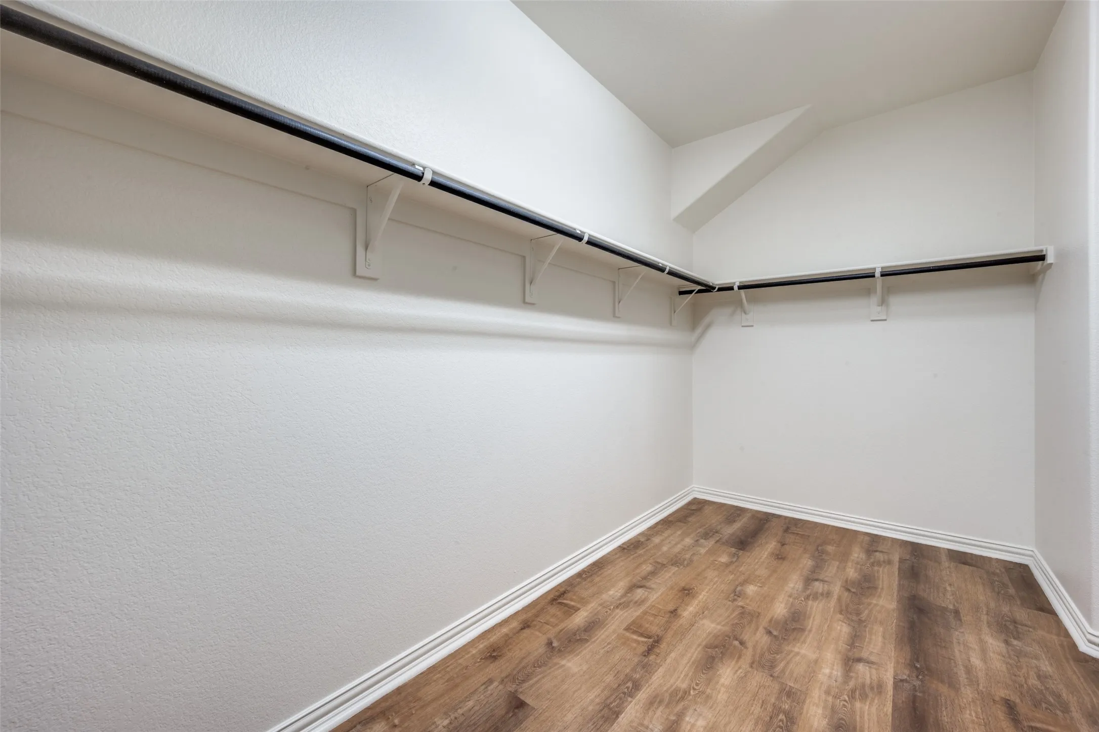 Single Family Residence For Rent in Denton County , 342 Manchester Drive, Roanoke, Texas 76262, 4 Bedroom, 4 Bathroom, 2 Garage spaces, 3,653 Sqft, built in 2011, mls#21402187, Real Estate Agent in Roanoke, Homes For Rent in Denton county, Homes For Rent in Roanoke, Realtor in Roanoke Texas, Real Estate Brokerage Independent Realty Texas, Luminita Cordes Realtor