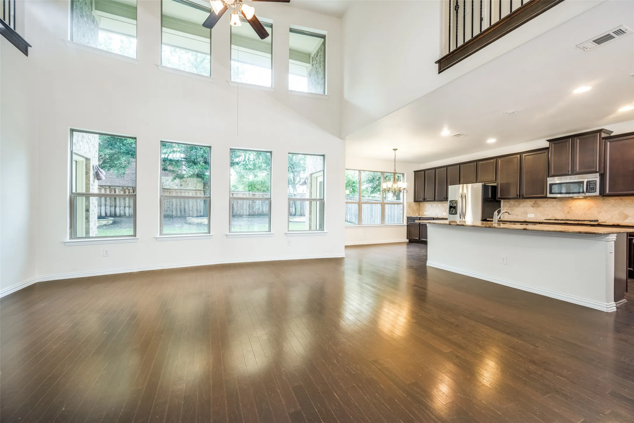 Single Family Residence For Rent in Denton County , 342 Manchester Drive, Roanoke, Texas 76262, 4 Bedroom, 4 Bathroom, 2 Garage spaces, 3,653 Sqft, built in 2011, mls#21402187, Real Estate Agent in Roanoke, Homes For Rent in Denton county, Homes For Rent in Roanoke, Realtor in Roanoke Texas, Real Estate Brokerage Independent Realty Texas, Luminita Cordes Realtor