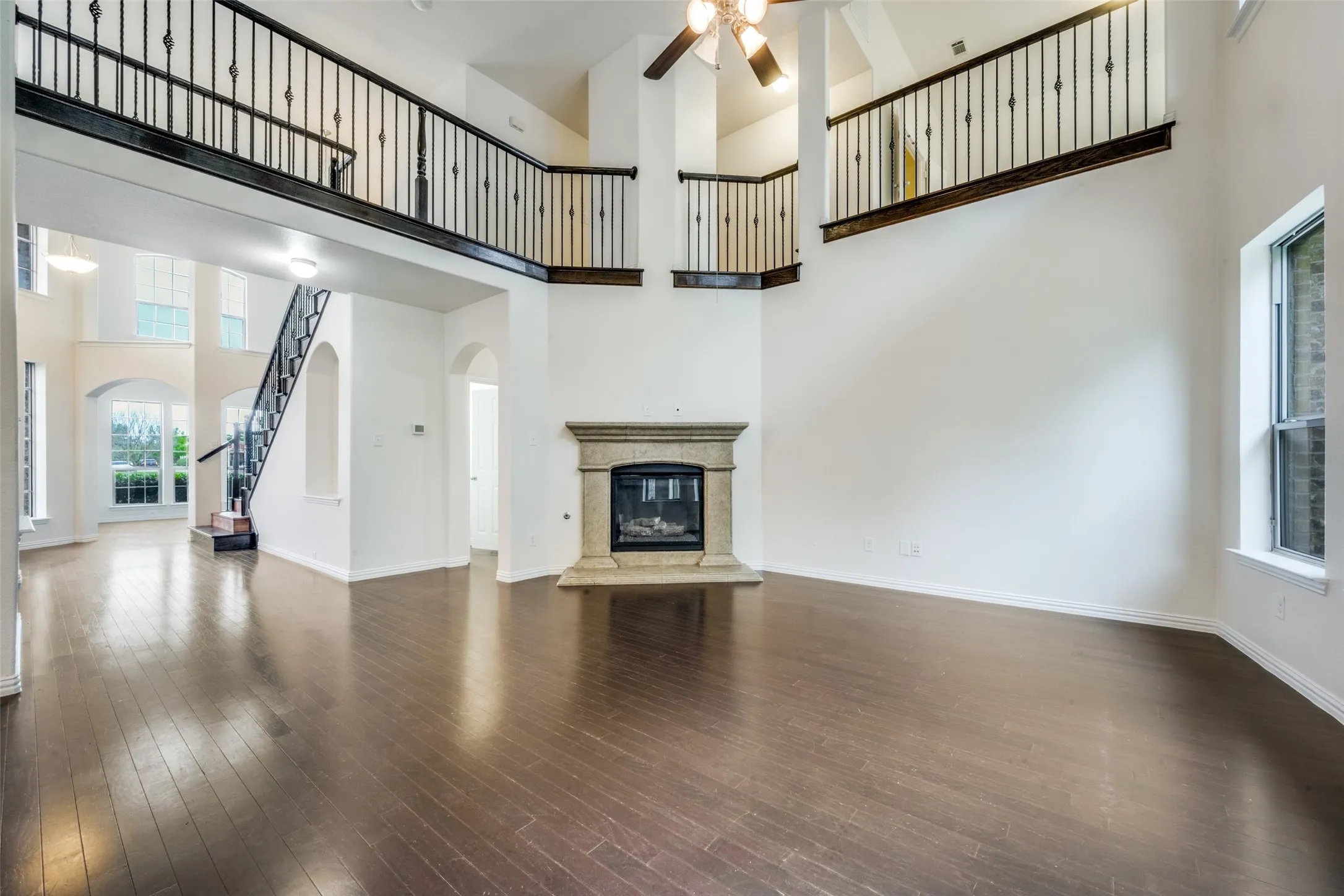 Single Family Residence For Rent in Denton County , 342 Manchester Drive, Roanoke, Texas 76262, 4 Bedroom, 4 Bathroom, 2 Garage spaces, 3,653 Sqft, built in 2011, mls#21402187, Real Estate Agent in Roanoke, Homes For Rent in Denton county, Homes For Rent in Roanoke, Realtor in Roanoke Texas, Real Estate Brokerage Independent Realty Texas, Luminita Cordes Realtor