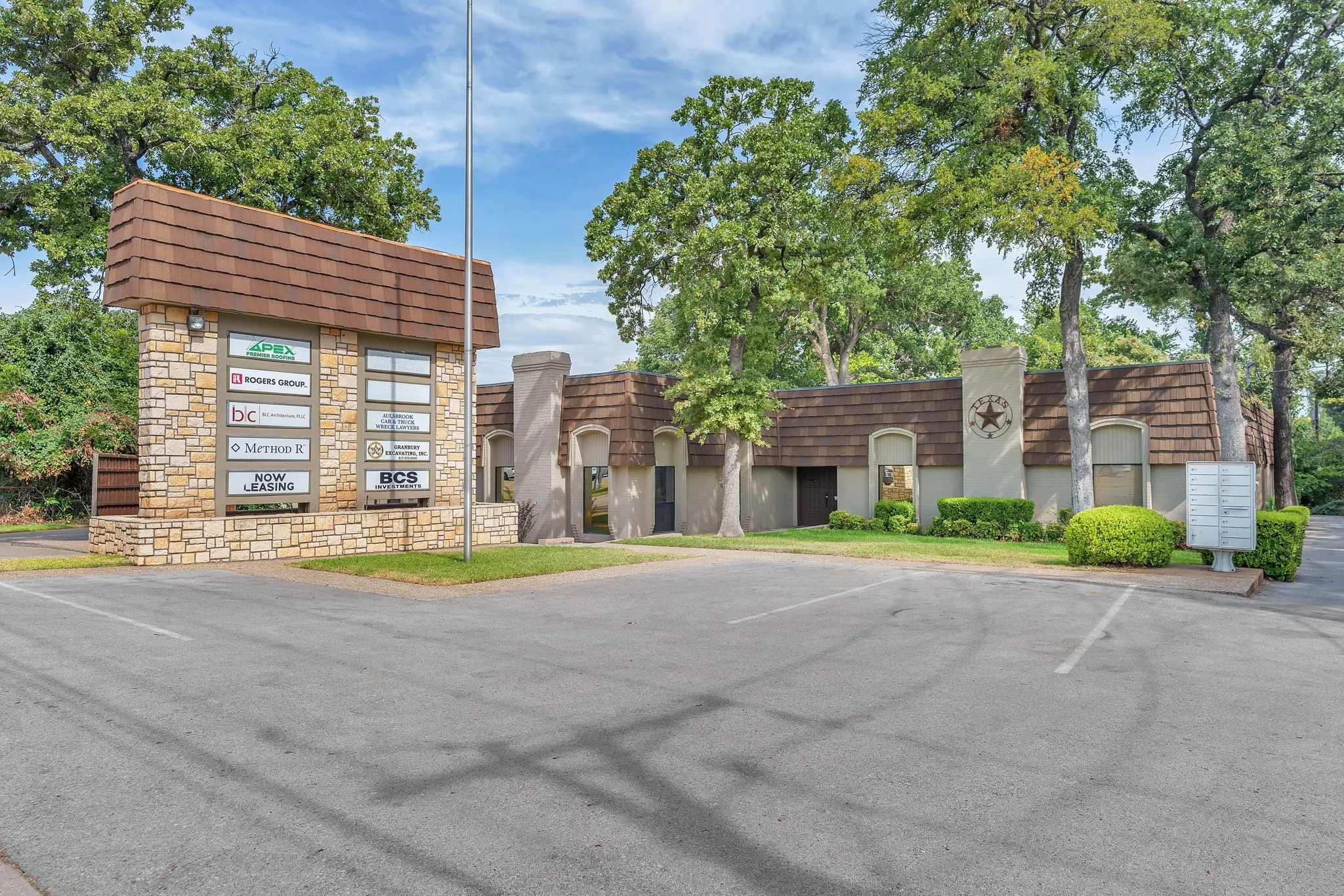 Office For Rent in Tarrant County , 2020 W Northwest Highway 116, Grapevine, Texas 76051, 0, 0, Garage spaces, 0 Sqft, built in 1979, mls#21402157, Real Estate Agent in Grapevine, Homes For Rent in Tarrant county, Homes For Rent in Grapevine, Realtor in Grapevine Texas, Real Estate Brokerage Independent Realty Texas, Luminita Cordes Realtor