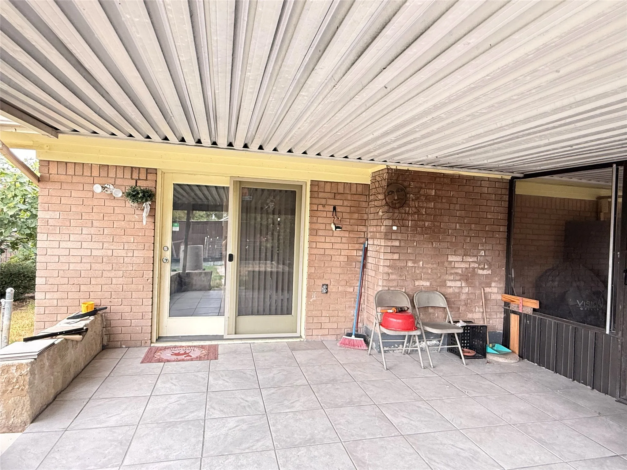 Single Family Residence For Rent in Denton County , 681 Surf Street, Lewisville, Texas 75067, 3 Bedroom, 2 Bathroom, 2 Garage spaces, 1,686 Sqft, built in 1962, mls#21402195, Real Estate Agent in Lewisville, Homes For Rent in Denton county, Homes For Rent in Lewisville, Realtor in Lewisville Texas, Real Estate Brokerage Independent Realty Texas, Luminita Cordes Realtor