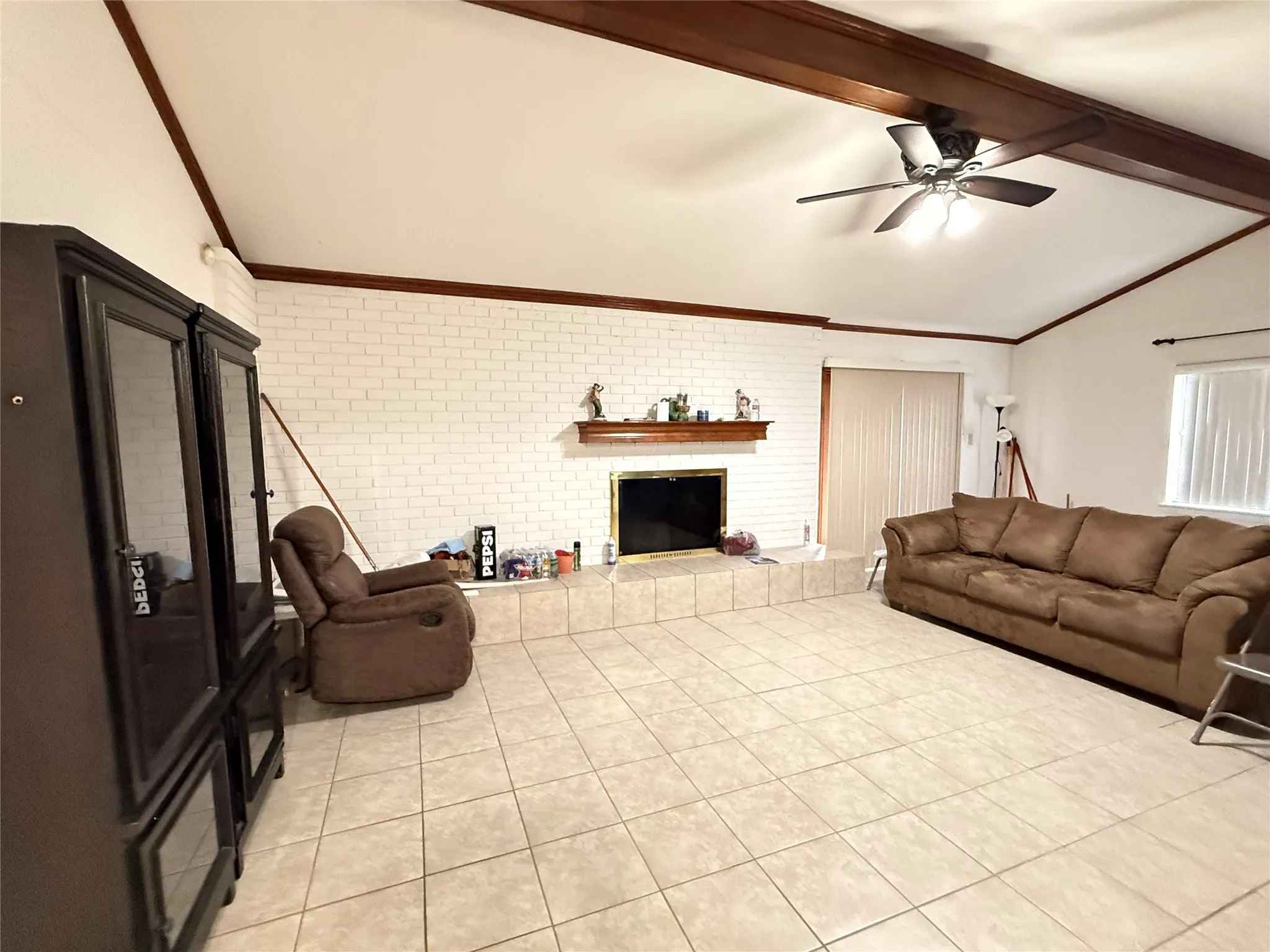 Single Family Residence For Rent in Denton County , 681 Surf Street, Lewisville, Texas 75067, 3 Bedroom, 2 Bathroom, 2 Garage spaces, 1,686 Sqft, built in 1962, mls#21402195, Real Estate Agent in Lewisville, Homes For Rent in Denton county, Homes For Rent in Lewisville, Realtor in Lewisville Texas, Real Estate Brokerage Independent Realty Texas, Luminita Cordes Realtor