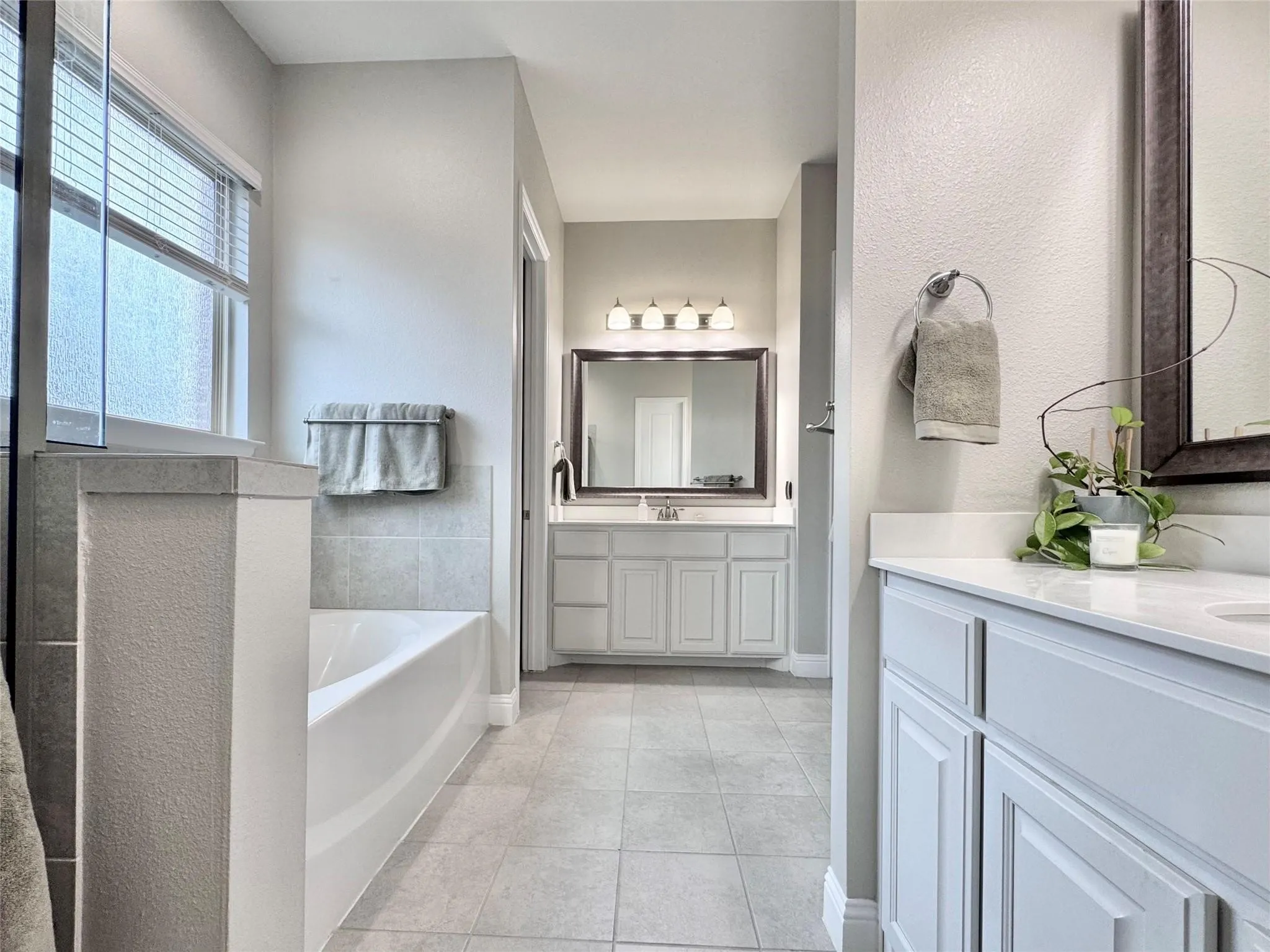 Single Family Residence For Sale in Rockwall County , 2429 San Marcos Drive, Royse City, Texas 75189, 4 Bedroom, 2 Bathroom, 3 Garage spaces, 2,268 Sqft, built in 2018, mls#21399750, Real Estate Agent in Royse City, Homes For Sale in Rockwall county, Homes For Sale in Royse City, Realtor in Royse City Texas, Real Estate Brokerage Independent Realty Texas, Luminita Cordes Realtor