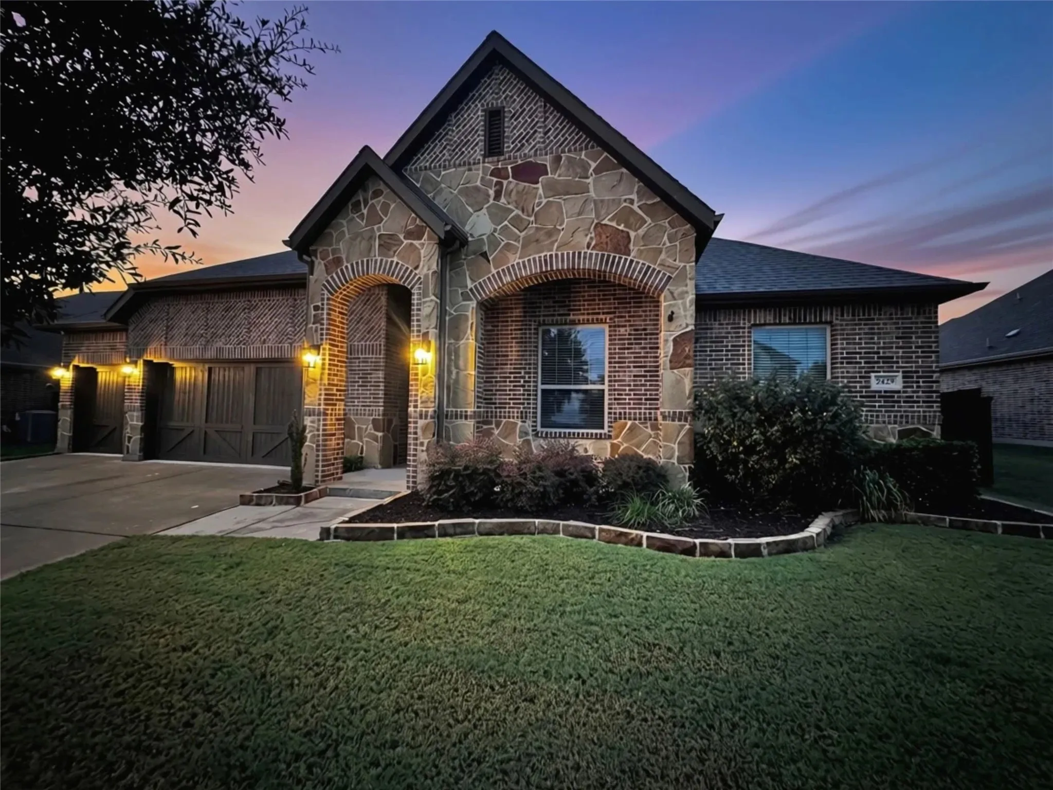 Single Family Residence For Sale in Rockwall County , 2429 San Marcos Drive, Royse City, Texas 75189, 4 Bedroom, 2 Bathroom, 3 Garage spaces, 2,268 Sqft, built in 2018, mls#21399750, Real Estate Agent in Royse City, Homes For Sale in Rockwall county, Homes For Sale in Royse City, Realtor in Royse City Texas, Real Estate Brokerage Independent Realty Texas, Luminita Cordes Realtor