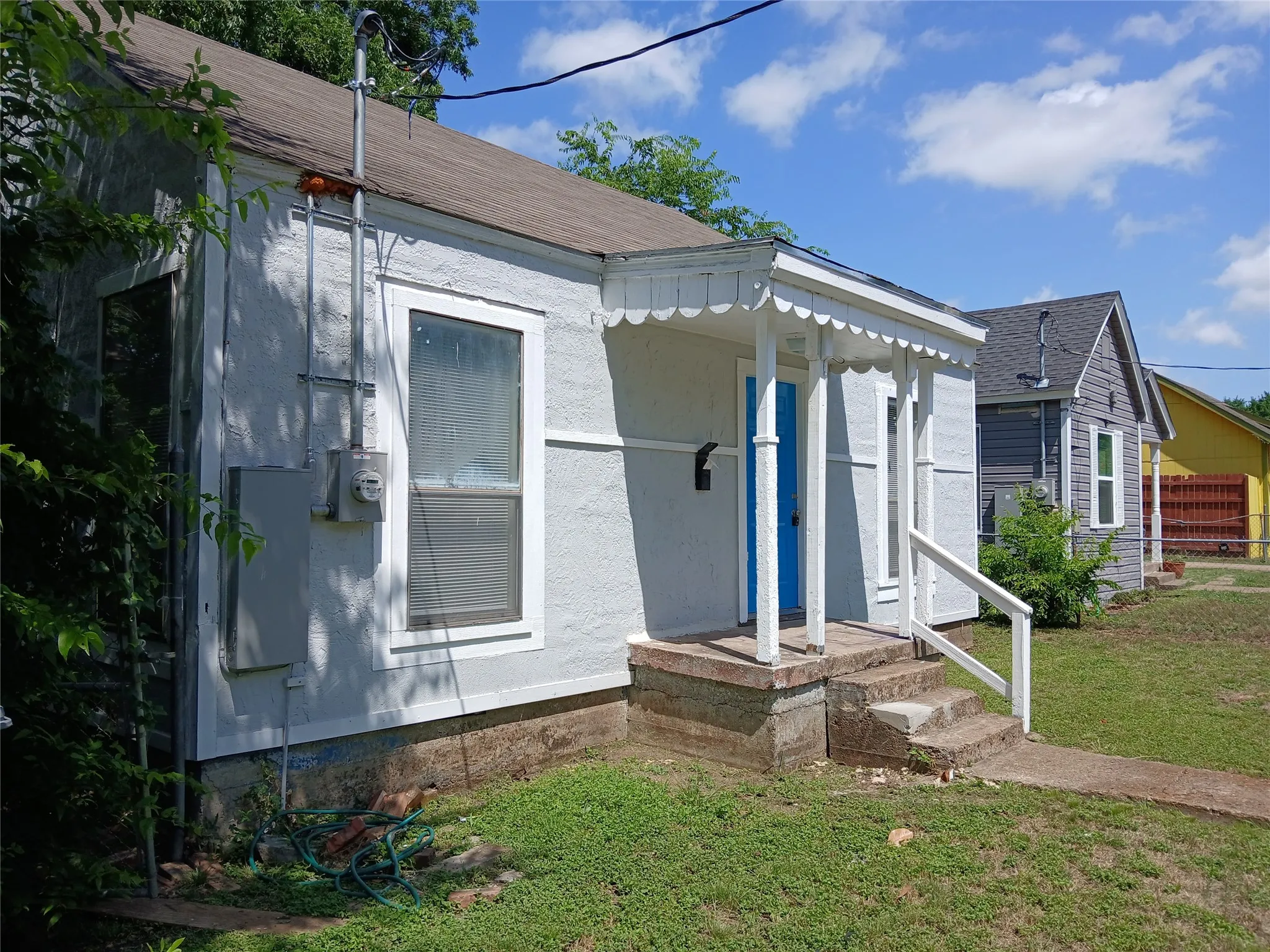 Single Family Residence For Rent in Dallas County , 435 Avenue G, Dallas, Texas 75203, 2 Bedroom, 1 Bathroom, Garage spaces, 956 Sqft, built in 1935, mls#21402201, Real Estate Agent in Dallas, Homes For Rent in Dallas county, Homes For Rent in Dallas, Realtor in Dallas Texas, Real Estate Brokerage Independent Realty Texas, Luminita Cordes Realtor