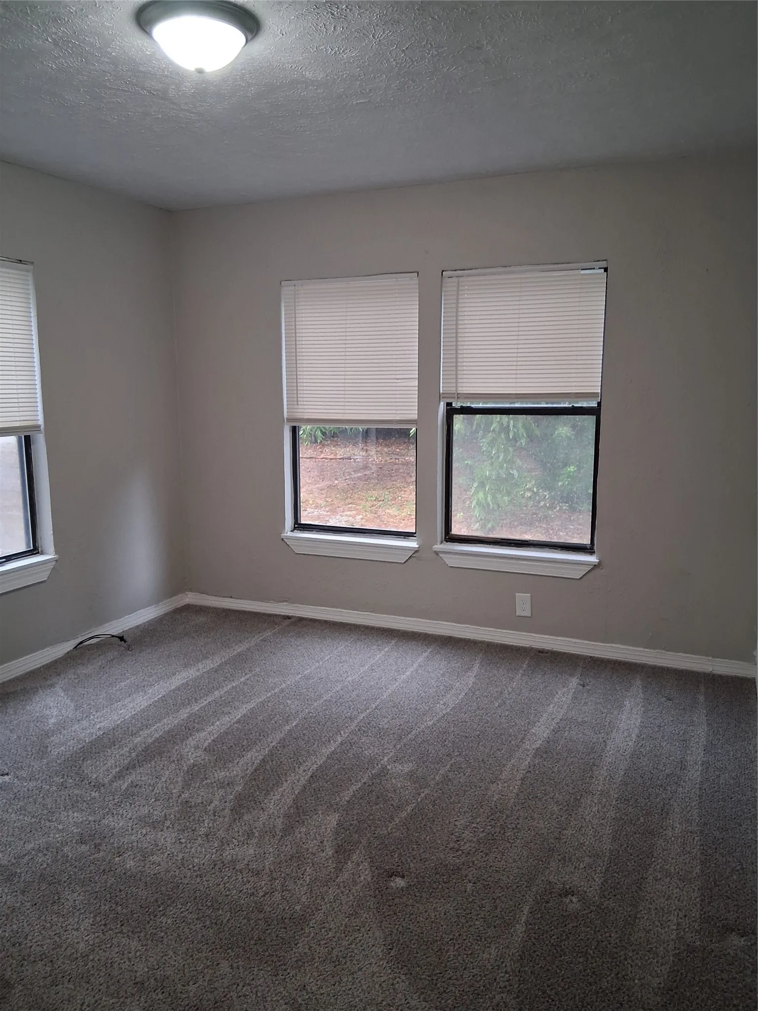 Single Family Residence For Rent in Dallas County , 435 Avenue G, Dallas, Texas 75203, 2 Bedroom, 1 Bathroom, Garage spaces, 956 Sqft, built in 1935, mls#21402201, Real Estate Agent in Dallas, Homes For Rent in Dallas county, Homes For Rent in Dallas, Realtor in Dallas Texas, Real Estate Brokerage Independent Realty Texas, Luminita Cordes Realtor