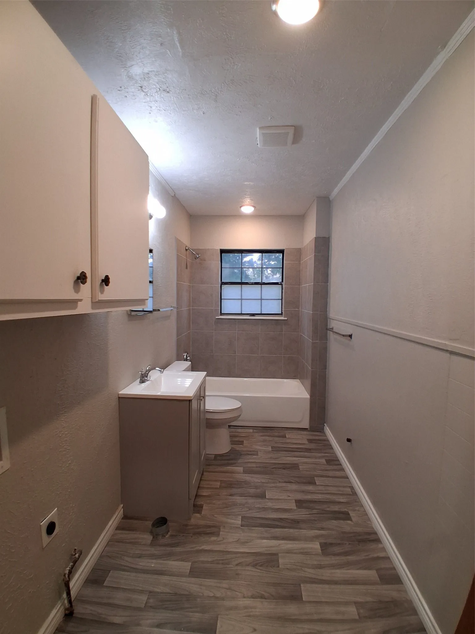 Single Family Residence For Rent in Dallas County , 435 Avenue G, Dallas, Texas 75203, 2 Bedroom, 1 Bathroom, Garage spaces, 956 Sqft, built in 1935, mls#21402201, Real Estate Agent in Dallas, Homes For Rent in Dallas county, Homes For Rent in Dallas, Realtor in Dallas Texas, Real Estate Brokerage Independent Realty Texas, Luminita Cordes Realtor