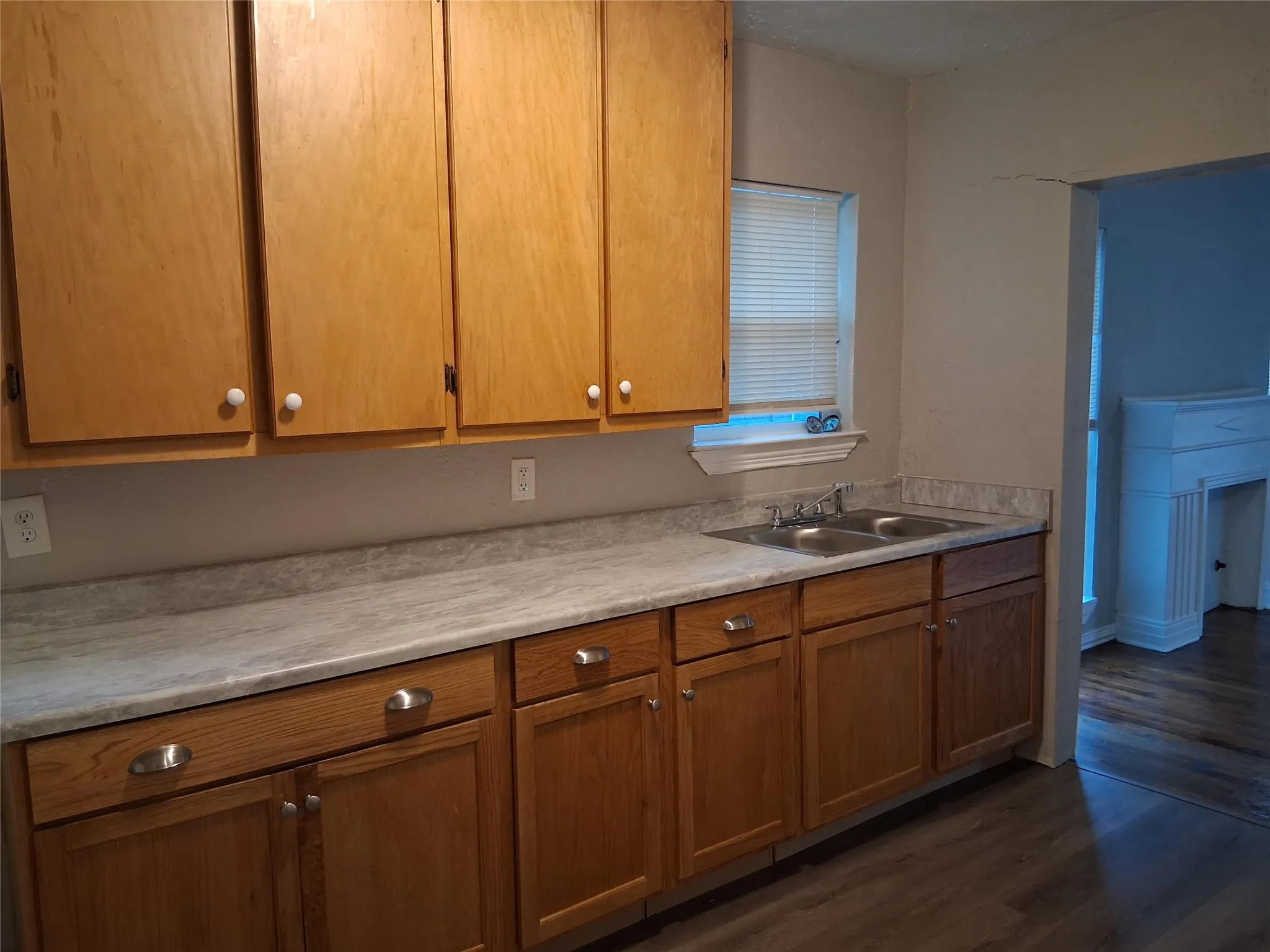 Single Family Residence For Rent in Dallas County , 435 Avenue G, Dallas, Texas 75203, 2 Bedroom, 1 Bathroom, Garage spaces, 956 Sqft, built in 1935, mls#21402201, Real Estate Agent in Dallas, Homes For Rent in Dallas county, Homes For Rent in Dallas, Realtor in Dallas Texas, Real Estate Brokerage Independent Realty Texas, Luminita Cordes Realtor