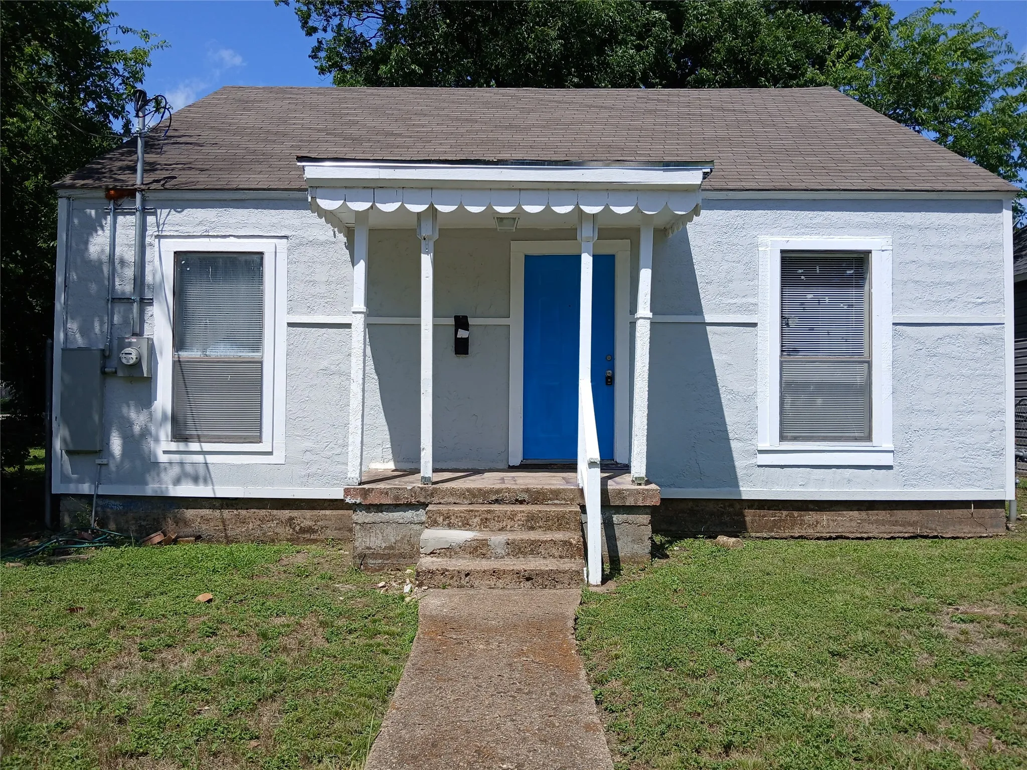 Single Family Residence For Rent in Dallas County , 435 Avenue G, Dallas, Texas 75203, 2 Bedroom, 1 Bathroom, Garage spaces, 956 Sqft, built in 1935, mls#21402201, Real Estate Agent in Dallas, Homes For Rent in Dallas county, Homes For Rent in Dallas, Realtor in Dallas Texas, Real Estate Brokerage Independent Realty Texas, Luminita Cordes Realtor