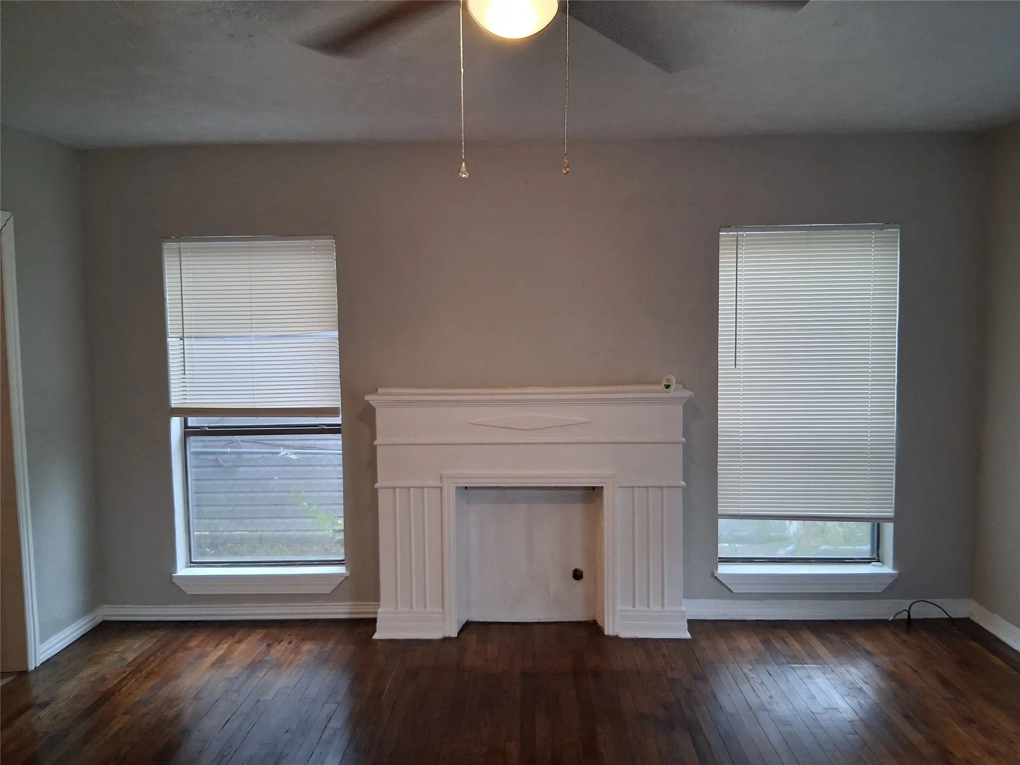 Single Family Residence For Rent in Dallas County , 435 Avenue G, Dallas, Texas 75203, 2 Bedroom, 1 Bathroom, Garage spaces, 956 Sqft, built in 1935, mls#21402201, Real Estate Agent in Dallas, Homes For Rent in Dallas county, Homes For Rent in Dallas, Realtor in Dallas Texas, Real Estate Brokerage Independent Realty Texas, Luminita Cordes Realtor