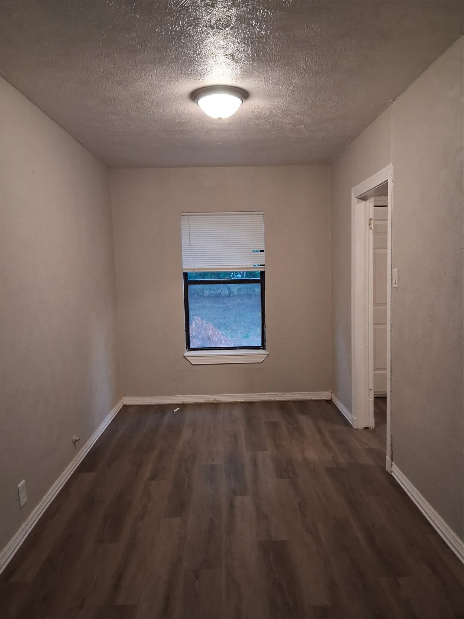 Single Family Residence For Rent in Dallas County , 435 Avenue G, Dallas, Texas 75203, 2 Bedroom, 1 Bathroom, Garage spaces, 956 Sqft, built in 1935, mls#21402201, Real Estate Agent in Dallas, Homes For Rent in Dallas county, Homes For Rent in Dallas, Realtor in Dallas Texas, Real Estate Brokerage Independent Realty Texas, Luminita Cordes Realtor