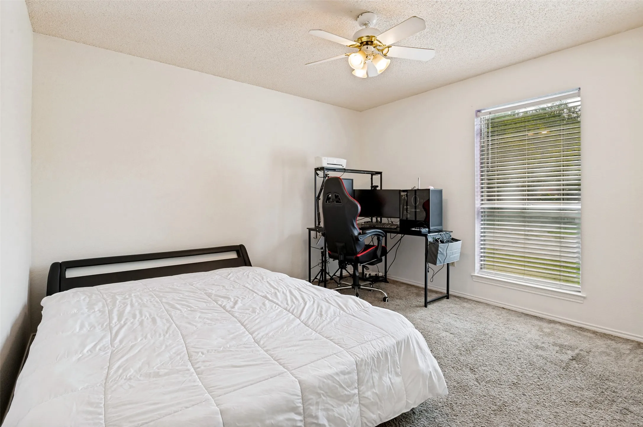 Single Family Residence For Rent in Tarrant County , 4108 Sunday Hill Drive, Arlington, Texas 76016, 3 Bedroom, 2 Bathroom, 2 Garage spaces, 1,284 Sqft, built in 1983, mls#21402205, Real Estate Agent in Arlington, Homes For Rent in Tarrant county, Homes For Rent in Arlington, Realtor in Arlington Texas, Real Estate Brokerage Independent Realty Texas, Luminita Cordes Realtor
