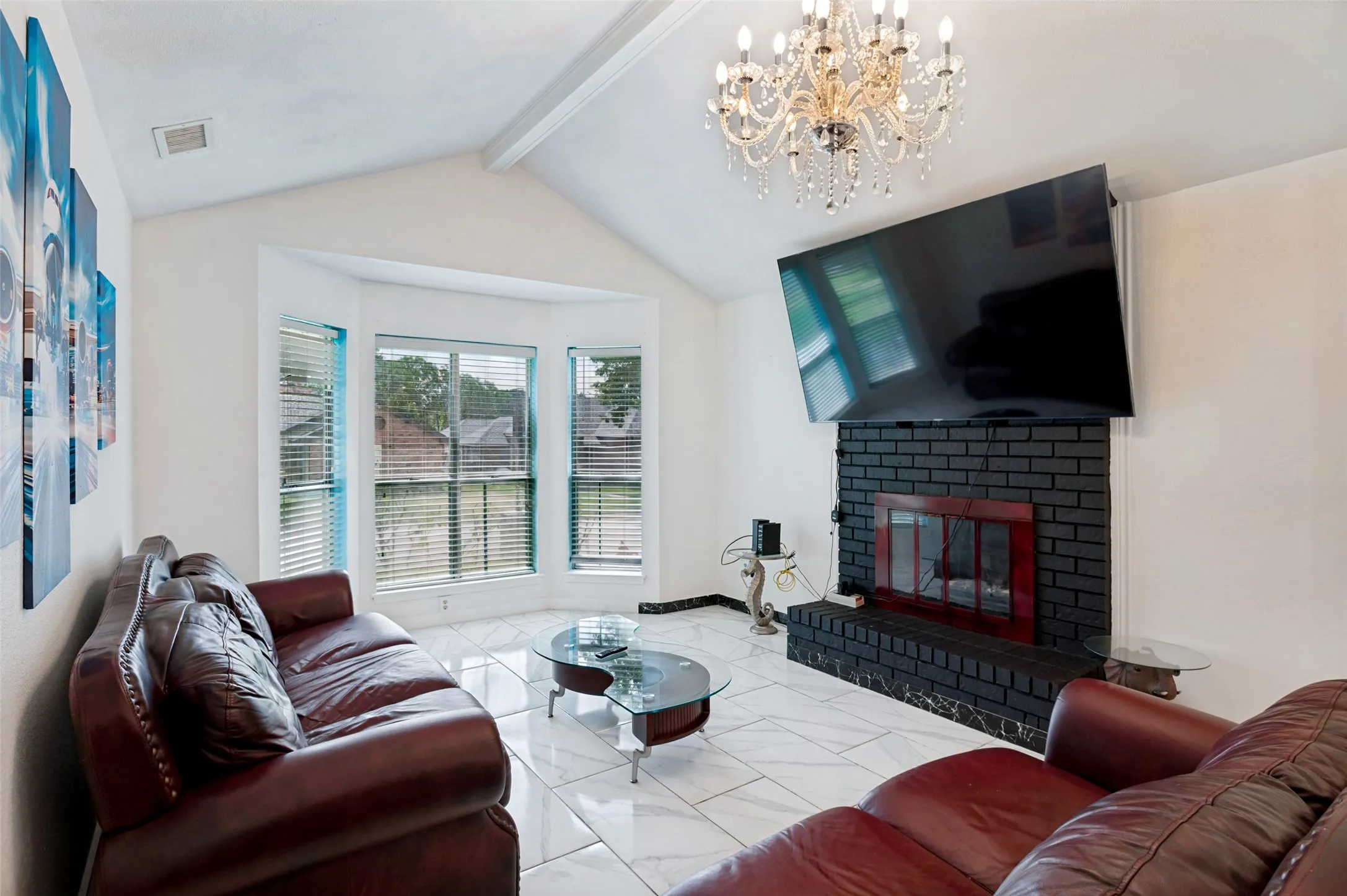 Single Family Residence For Rent in Tarrant County , 4108 Sunday Hill Drive, Arlington, Texas 76016, 3 Bedroom, 2 Bathroom, 2 Garage spaces, 1,284 Sqft, built in 1983, mls#21402205, Real Estate Agent in Arlington, Homes For Rent in Tarrant county, Homes For Rent in Arlington, Realtor in Arlington Texas, Real Estate Brokerage Independent Realty Texas, Luminita Cordes Realtor