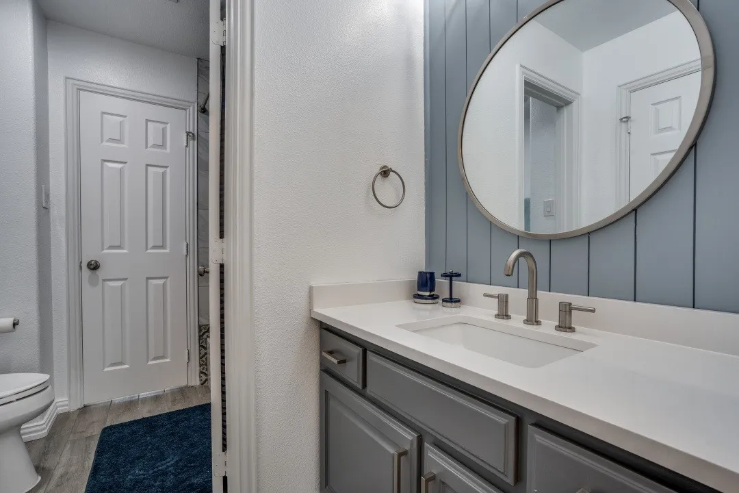 Single Family Residence For Sale in Dallas County , 611 Creekwood Lane, Grand Prairie, Texas 75052, 5 Bedroom, 4 Bathroom, 2 Garage spaces, 4,409 Sqft, built in 2004, mls#21402206, Real Estate Agent in Grand Prairie, Homes For Sale in Dallas county, Homes For Sale in Grand Prairie, Realtor in Grand Prairie Texas, Real Estate Brokerage Independent Realty Texas, Luminita Cordes Realtor