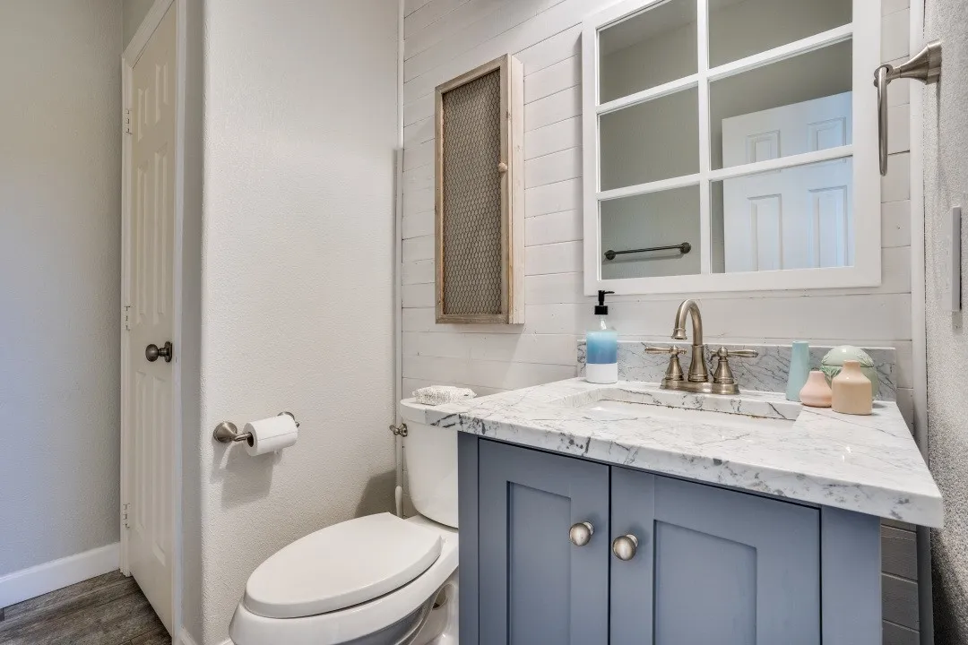 Single Family Residence For Sale in Dallas County , 611 Creekwood Lane, Grand Prairie, Texas 75052, 5 Bedroom, 4 Bathroom, 2 Garage spaces, 4,409 Sqft, built in 2004, mls#21402206, Real Estate Agent in Grand Prairie, Homes For Sale in Dallas county, Homes For Sale in Grand Prairie, Realtor in Grand Prairie Texas, Real Estate Brokerage Independent Realty Texas, Luminita Cordes Realtor