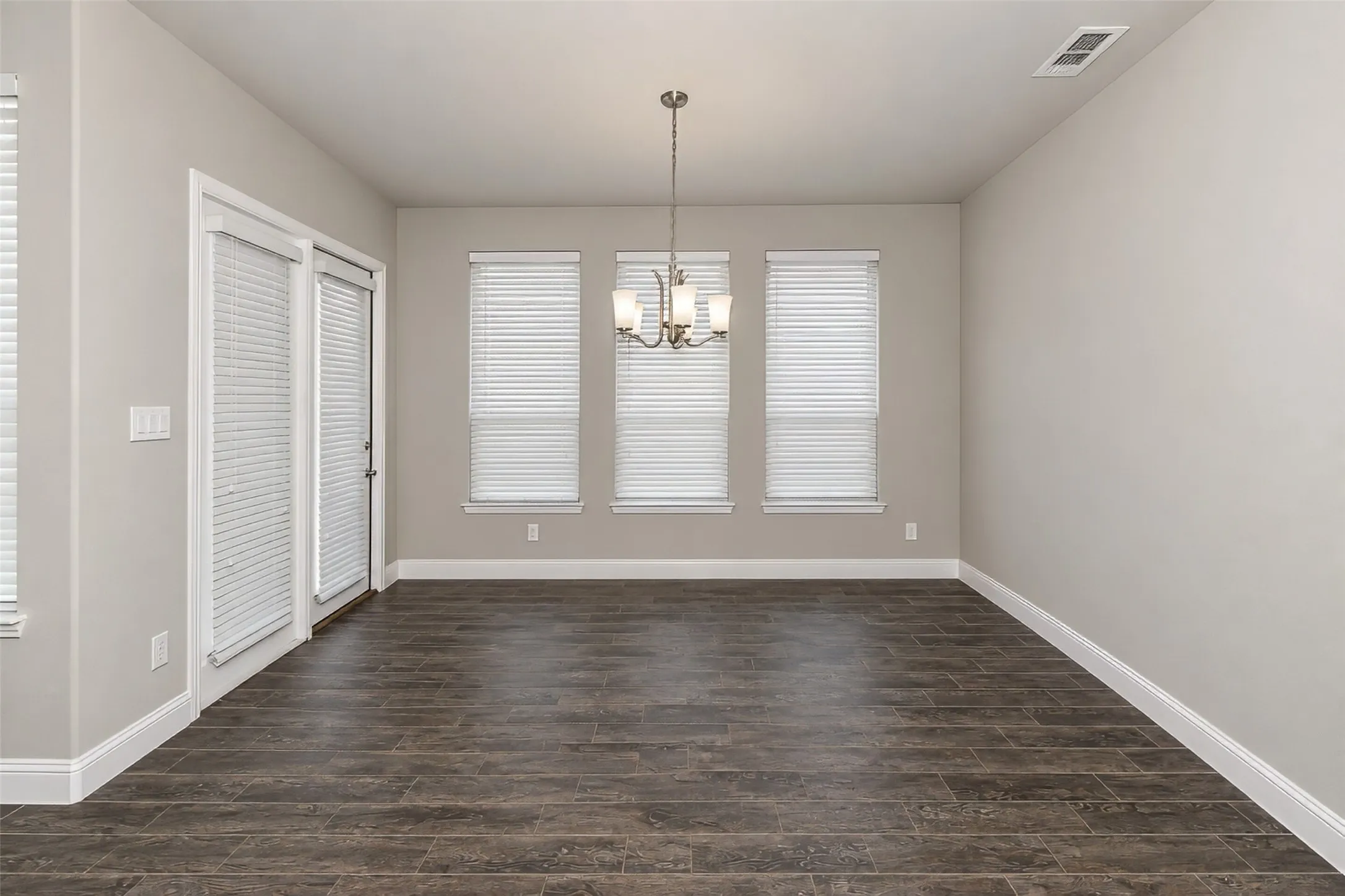 Single Family Residence For Rent in Tarrant County , 403 Morning Glory Lane, Mansfield, Texas 76063, 3 Bedroom, 2 Bathroom, 2 Garage spaces, 2,005 Sqft, built in 2017, mls#21376401, Real Estate Agent in Mansfield, Homes For Rent in Tarrant county, Homes For Rent in Mansfield, Realtor in Mansfield Texas, Real Estate Brokerage Independent Realty Texas, Luminita Cordes Realtor