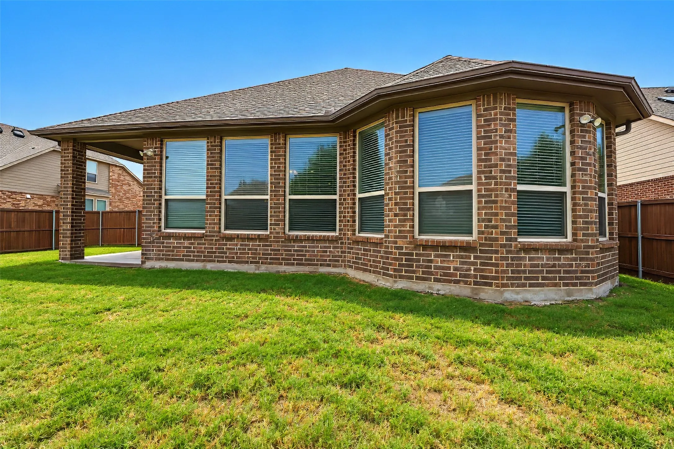 Single Family Residence For Rent in Tarrant County , 403 Morning Glory Lane, Mansfield, Texas 76063, 3 Bedroom, 2 Bathroom, 2 Garage spaces, 2,005 Sqft, built in 2017, mls#21376401, Real Estate Agent in Mansfield, Homes For Rent in Tarrant county, Homes For Rent in Mansfield, Realtor in Mansfield Texas, Real Estate Brokerage Independent Realty Texas, Luminita Cordes Realtor
