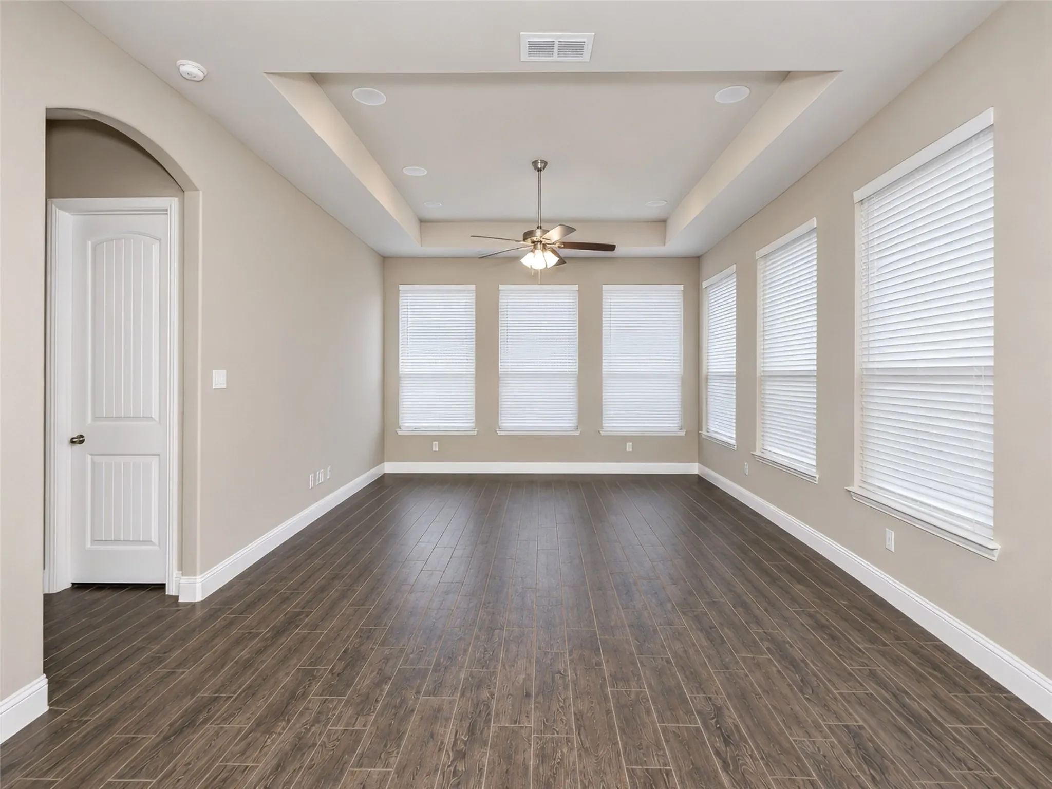Single Family Residence For Rent in Tarrant County , 403 Morning Glory Lane, Mansfield, Texas 76063, 3 Bedroom, 2 Bathroom, 2 Garage spaces, 2,005 Sqft, built in 2017, mls#21376401, Real Estate Agent in Mansfield, Homes For Rent in Tarrant county, Homes For Rent in Mansfield, Realtor in Mansfield Texas, Real Estate Brokerage Independent Realty Texas, Luminita Cordes Realtor