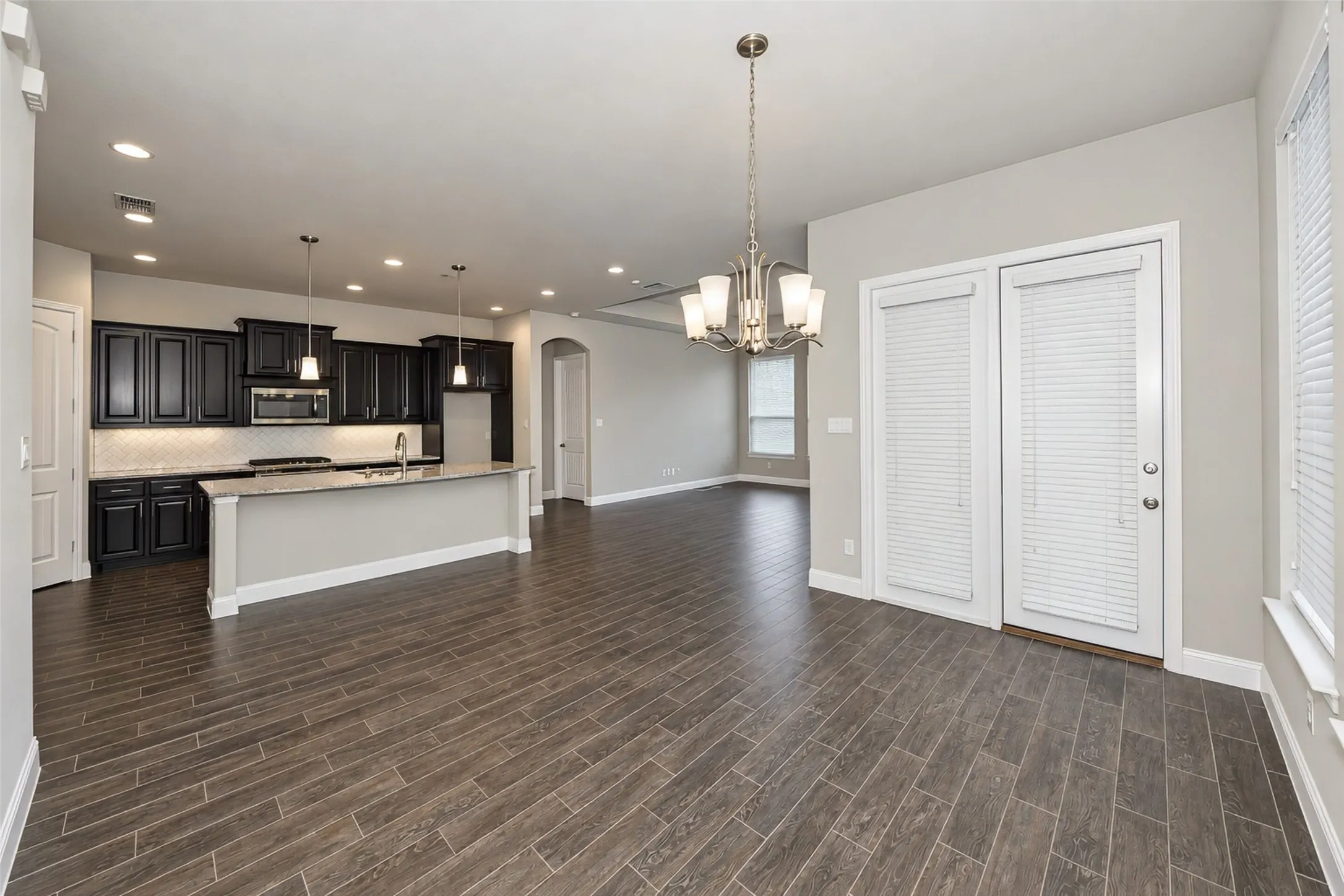 Single Family Residence For Rent in Tarrant County , 403 Morning Glory Lane, Mansfield, Texas 76063, 3 Bedroom, 2 Bathroom, 2 Garage spaces, 2,005 Sqft, built in 2017, mls#21376401, Real Estate Agent in Mansfield, Homes For Rent in Tarrant county, Homes For Rent in Mansfield, Realtor in Mansfield Texas, Real Estate Brokerage Independent Realty Texas, Luminita Cordes Realtor