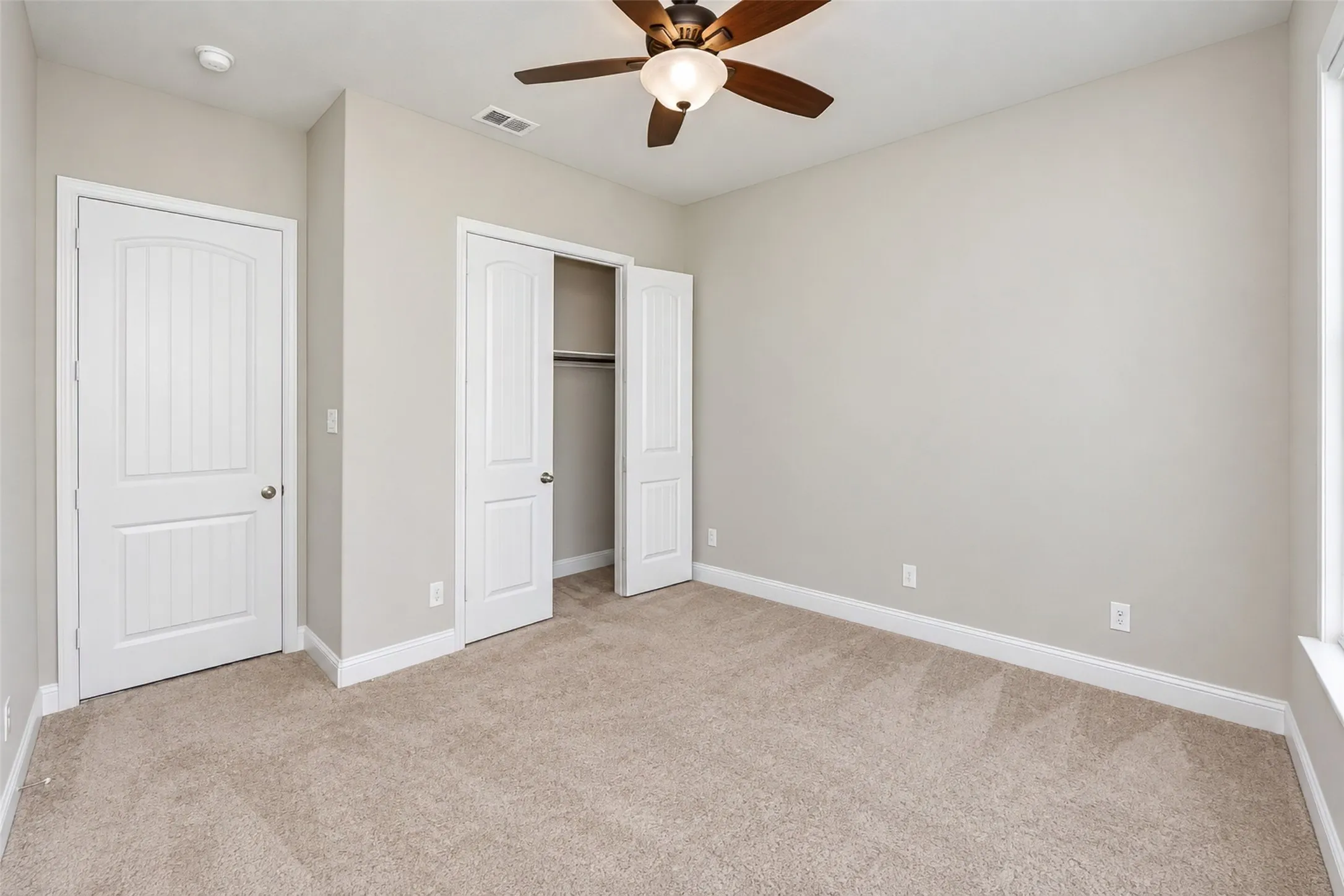 Single Family Residence For Rent in Tarrant County , 403 Morning Glory Lane, Mansfield, Texas 76063, 3 Bedroom, 2 Bathroom, 2 Garage spaces, 2,005 Sqft, built in 2017, mls#21376401, Real Estate Agent in Mansfield, Homes For Rent in Tarrant county, Homes For Rent in Mansfield, Realtor in Mansfield Texas, Real Estate Brokerage Independent Realty Texas, Luminita Cordes Realtor