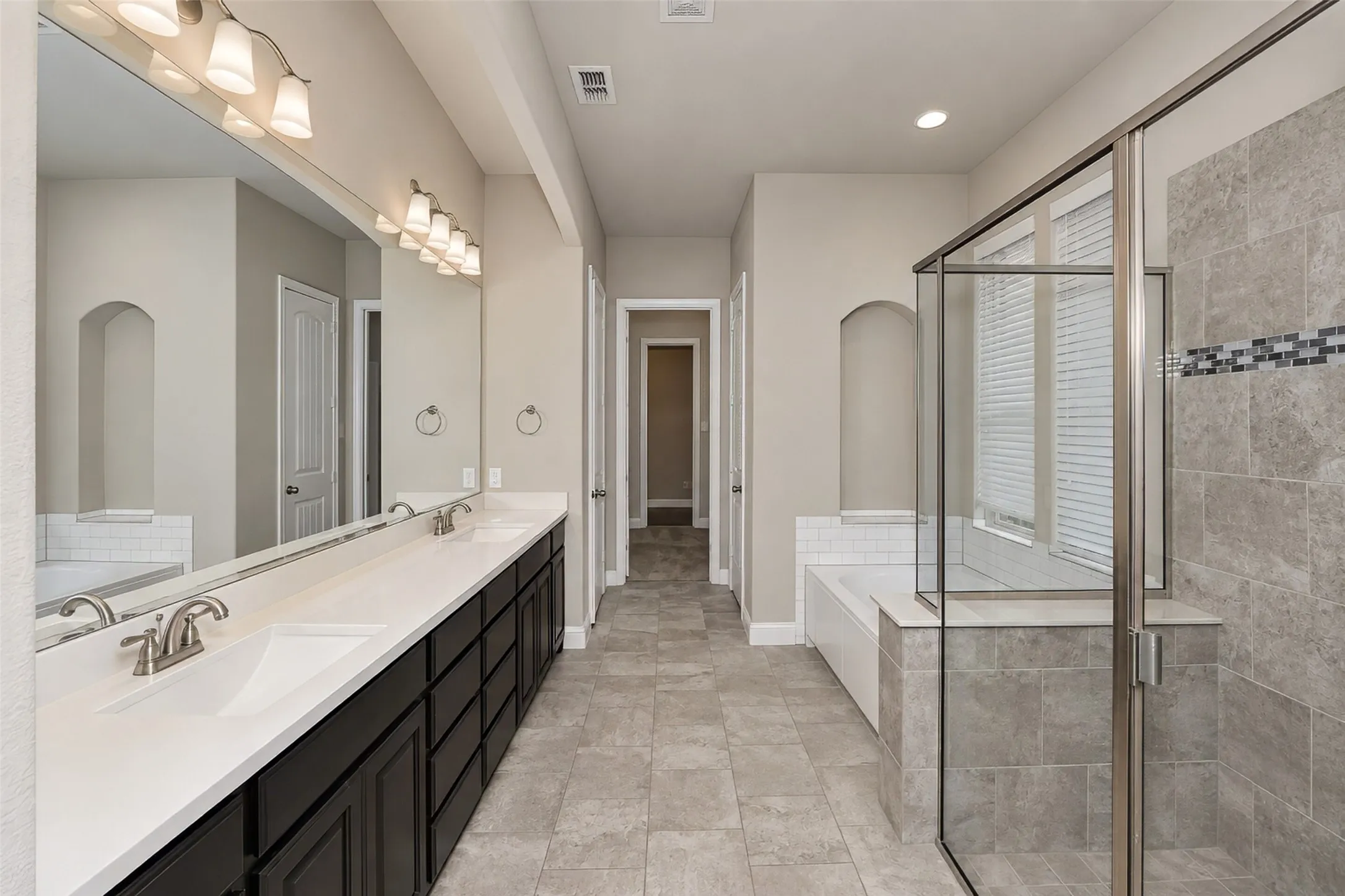 Single Family Residence For Rent in Tarrant County , 403 Morning Glory Lane, Mansfield, Texas 76063, 3 Bedroom, 2 Bathroom, 2 Garage spaces, 2,005 Sqft, built in 2017, mls#21376401, Real Estate Agent in Mansfield, Homes For Rent in Tarrant county, Homes For Rent in Mansfield, Realtor in Mansfield Texas, Real Estate Brokerage Independent Realty Texas, Luminita Cordes Realtor
