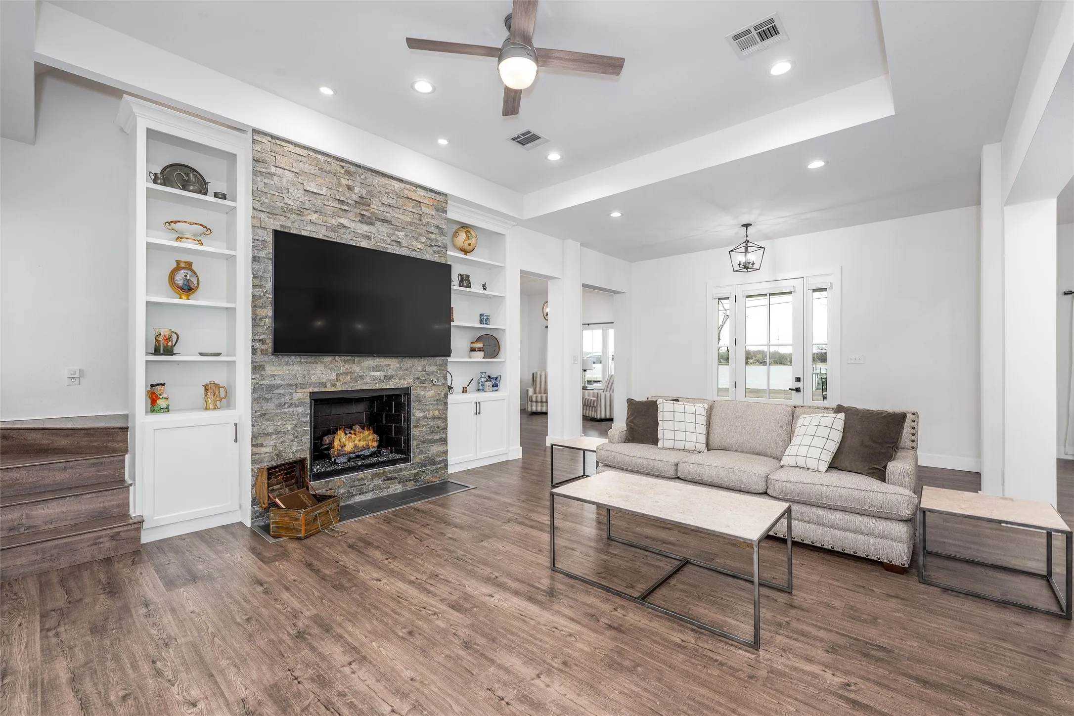 Single Family Residence For Sale in Henderson County , 653 Enchanted Isles Drive, Mabank, Texas 75156, 4 Bedroom, 4 Bathroom, 2 Garage spaces, 2,857 Sqft, built in 2021, mls#21402200, Real Estate Agent in Mabank, Homes For Sale in Henderson county, Homes For Sale in Mabank, Realtor in Mabank Texas, Real Estate Brokerage Independent Realty Texas, Luminita Cordes Realtor