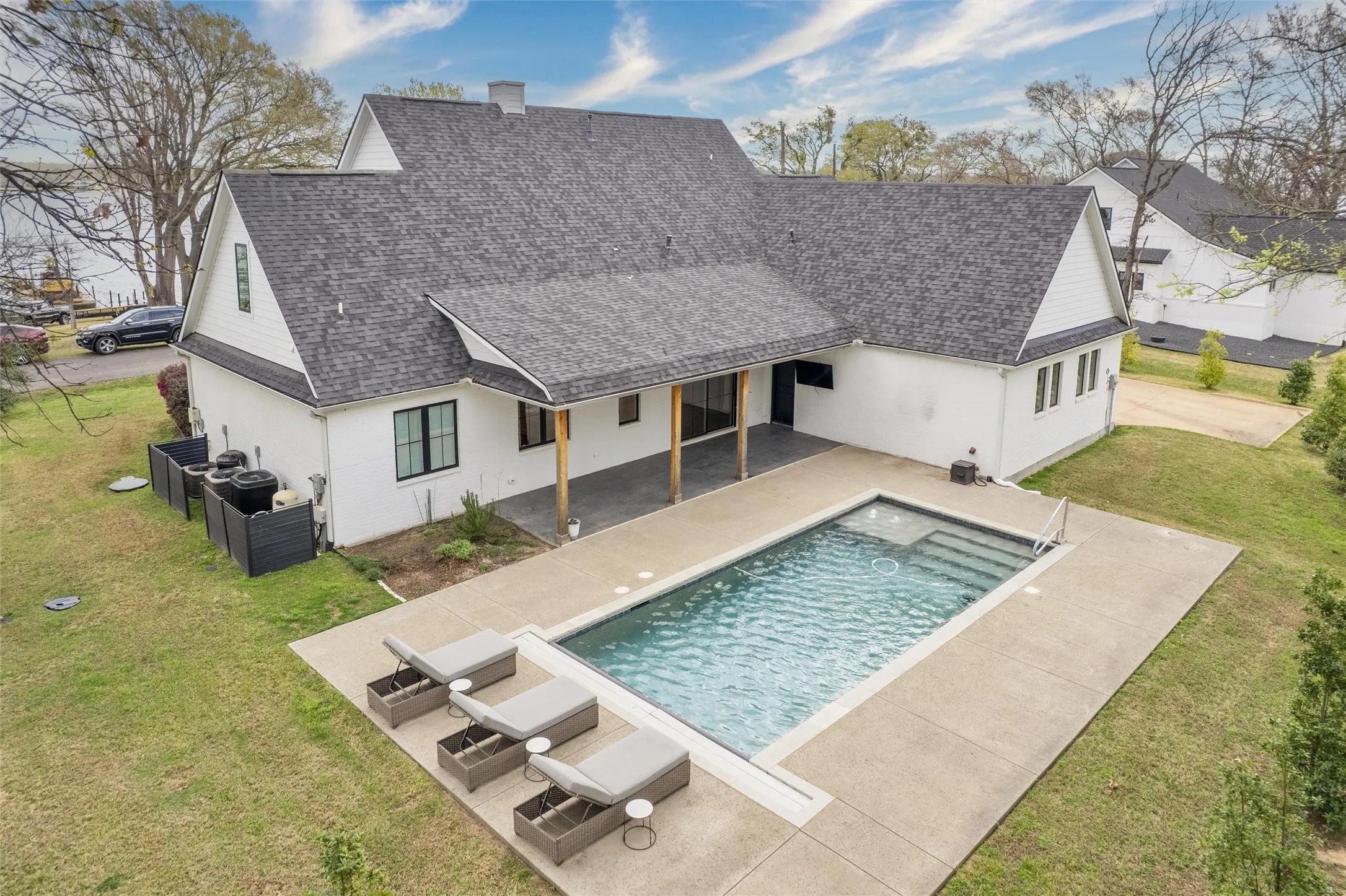 Single Family Residence For Sale in Henderson County , 653 Enchanted Isles Drive, Mabank, Texas 75156, 4 Bedroom, 4 Bathroom, 2 Garage spaces, 2,857 Sqft, built in 2021, mls#21402200, Real Estate Agent in Mabank, Homes For Sale in Henderson county, Homes For Sale in Mabank, Realtor in Mabank Texas, Real Estate Brokerage Independent Realty Texas, Luminita Cordes Realtor