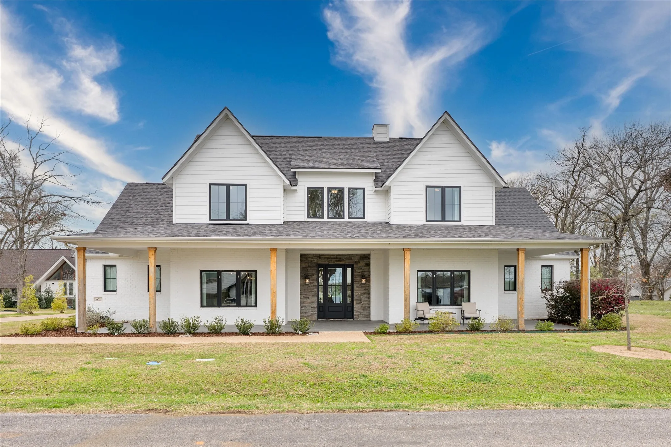 Single Family Residence For Sale in Henderson County , 653 Enchanted Isles Drive, Mabank, Texas 75156, 4 Bedroom, 4 Bathroom, 2 Garage spaces, 2,857 Sqft, built in 2021, mls#21402200, Real Estate Agent in Mabank, Homes For Sale in Henderson county, Homes For Sale in Mabank, Realtor in Mabank Texas, Real Estate Brokerage Independent Realty Texas, Luminita Cordes Realtor