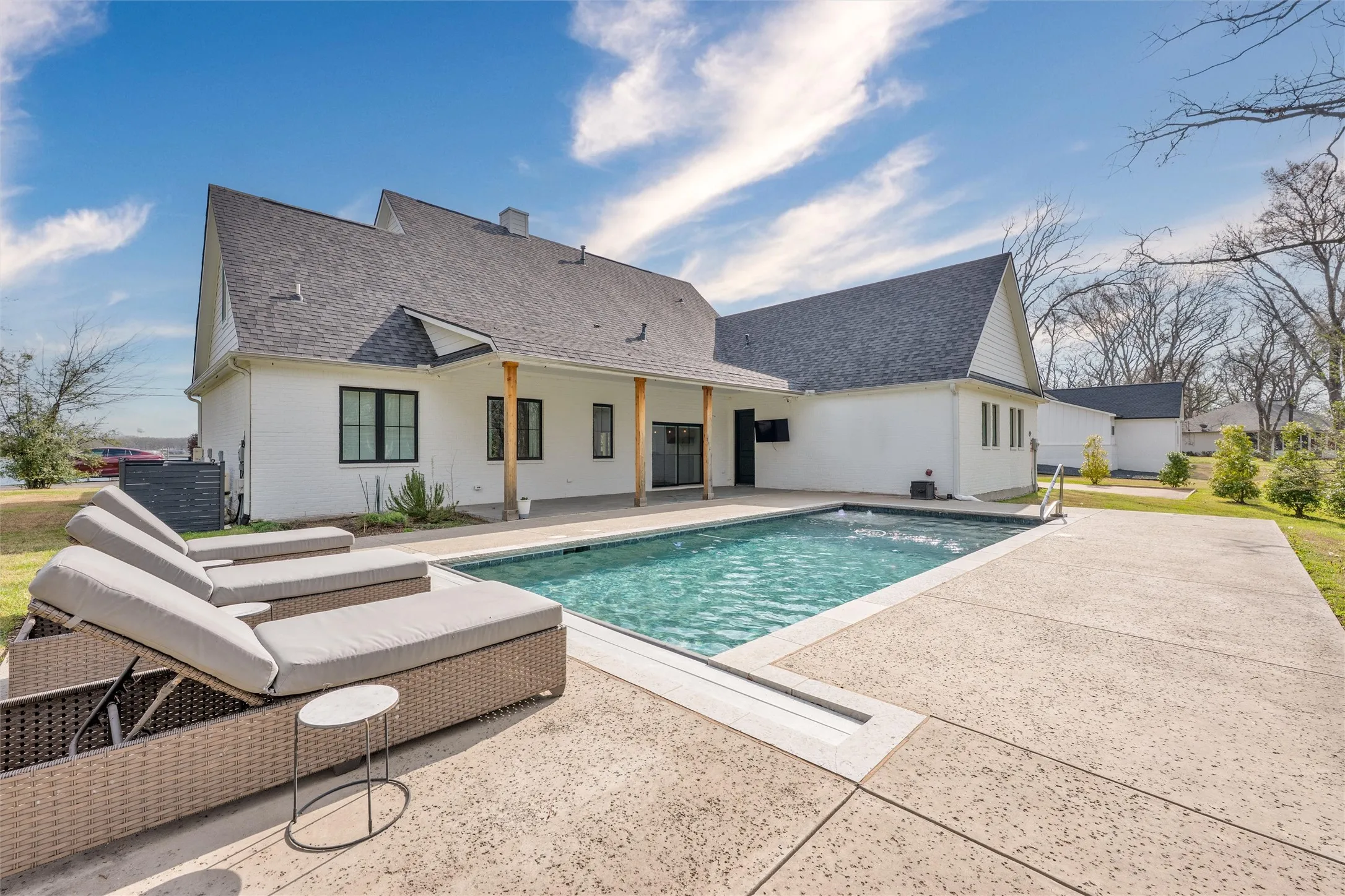Single Family Residence For Sale in Henderson County , 653 Enchanted Isles Drive, Mabank, Texas 75156, 4 Bedroom, 4 Bathroom, 2 Garage spaces, 2,857 Sqft, built in 2021, mls#21402200, Real Estate Agent in Mabank, Homes For Sale in Henderson county, Homes For Sale in Mabank, Realtor in Mabank Texas, Real Estate Brokerage Independent Realty Texas, Luminita Cordes Realtor