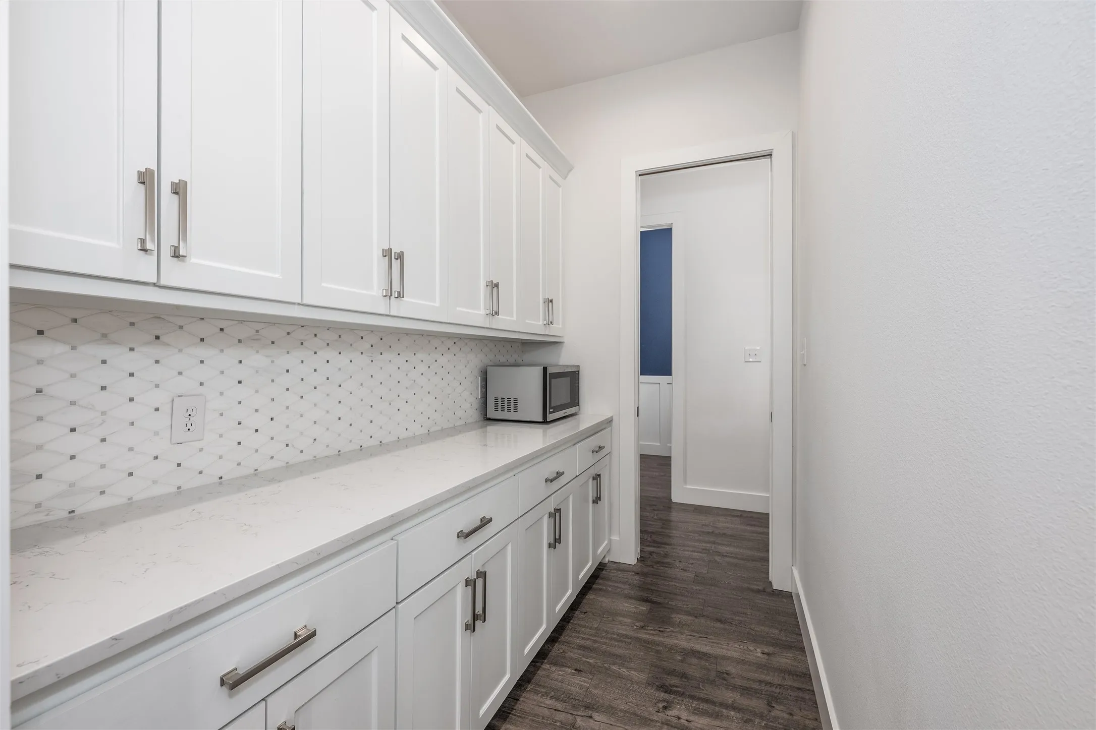 Single Family Residence For Sale in Henderson County , 653 Enchanted Isles Drive, Mabank, Texas 75156, 4 Bedroom, 4 Bathroom, 2 Garage spaces, 2,857 Sqft, built in 2021, mls#21402200, Real Estate Agent in Mabank, Homes For Sale in Henderson county, Homes For Sale in Mabank, Realtor in Mabank Texas, Real Estate Brokerage Independent Realty Texas, Luminita Cordes Realtor