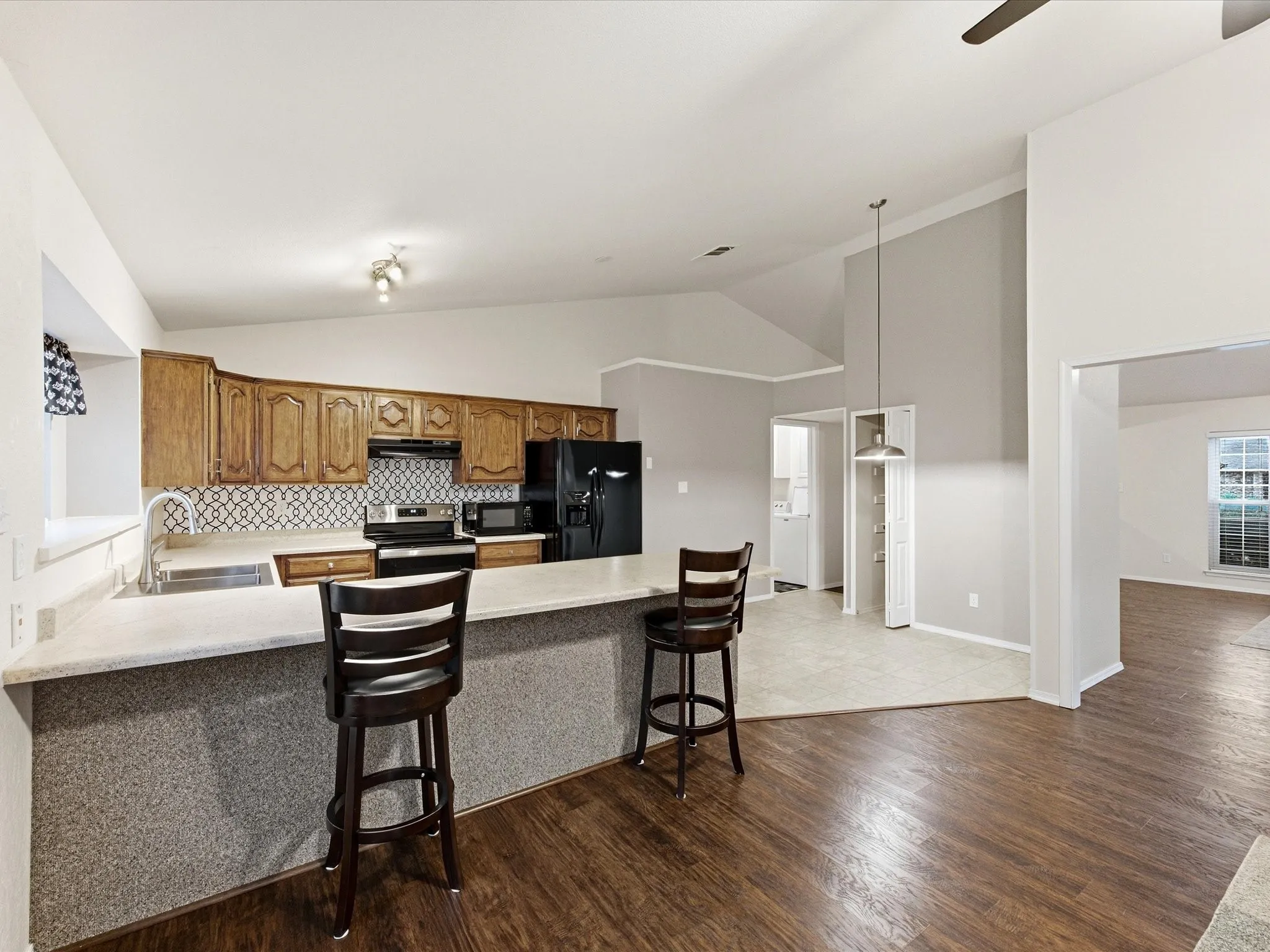 Single Family Residence For Sale in Tarrant County , 1705 Sandy Point Court, Arlington, Texas 76018, 4 Bedroom, 2 Bathroom, 2 Garage spaces, 1,888 Sqft, built in 1986, mls#21400425, Real Estate Agent in Arlington, Homes For Sale in Tarrant county, Homes For Sale in Arlington, Realtor in Arlington Texas, Real Estate Brokerage Independent Realty Texas, Luminita Cordes Realtor