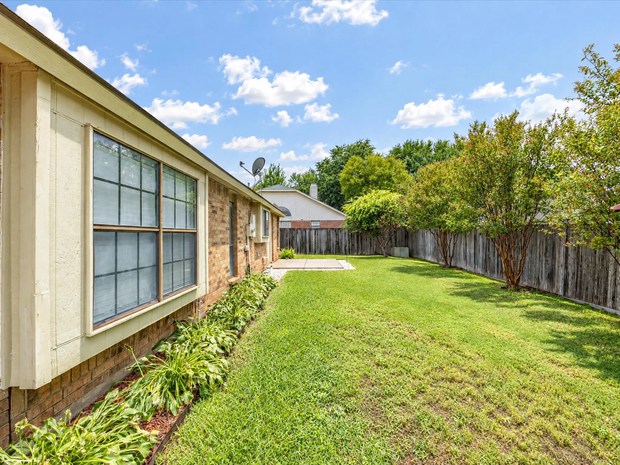 Single Family Residence For Sale in Tarrant County , 1705 Sandy Point Court, Arlington, Texas 76018, 4 Bedroom, 2 Bathroom, 2 Garage spaces, 1,888 Sqft, built in 1986, mls#21400425, Real Estate Agent in Arlington, Homes For Sale in Tarrant county, Homes For Sale in Arlington, Realtor in Arlington Texas, Real Estate Brokerage Independent Realty Texas, Luminita Cordes Realtor